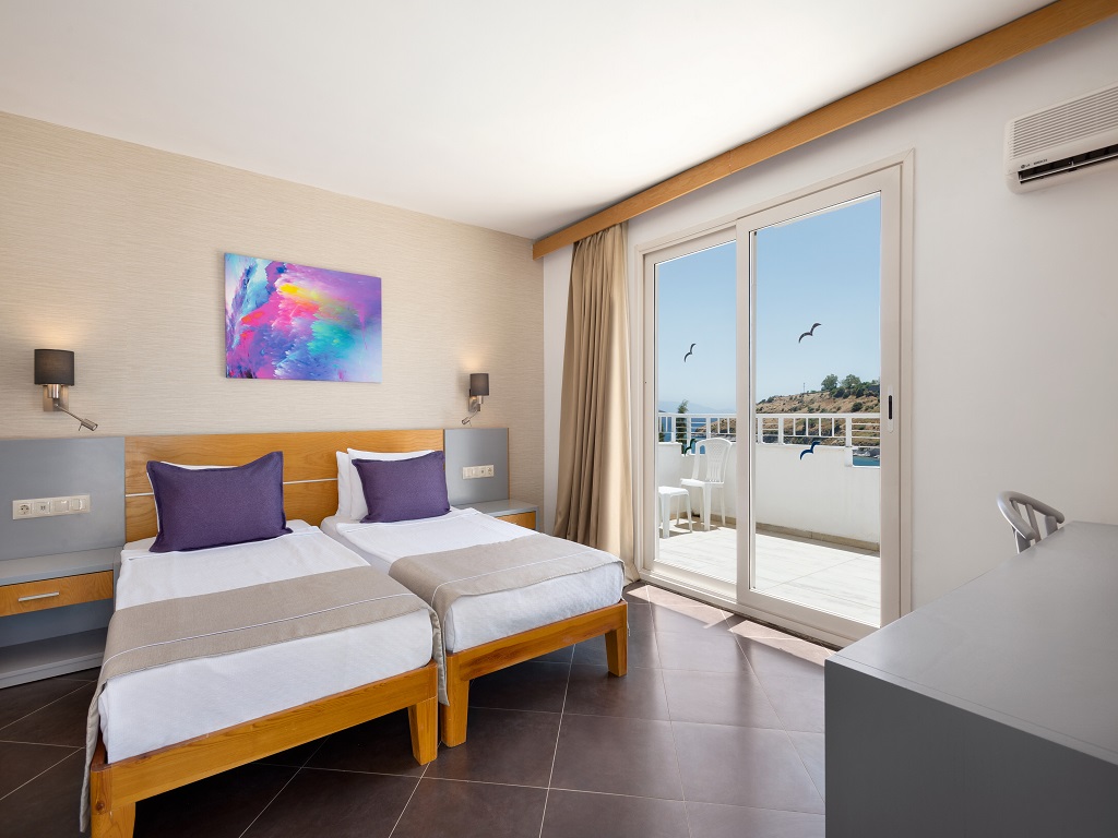 CLUB ROOM SEA VIEW