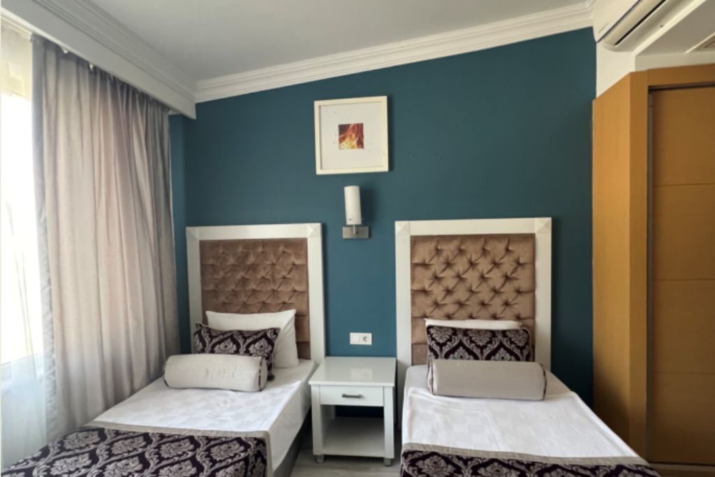 Economy Room