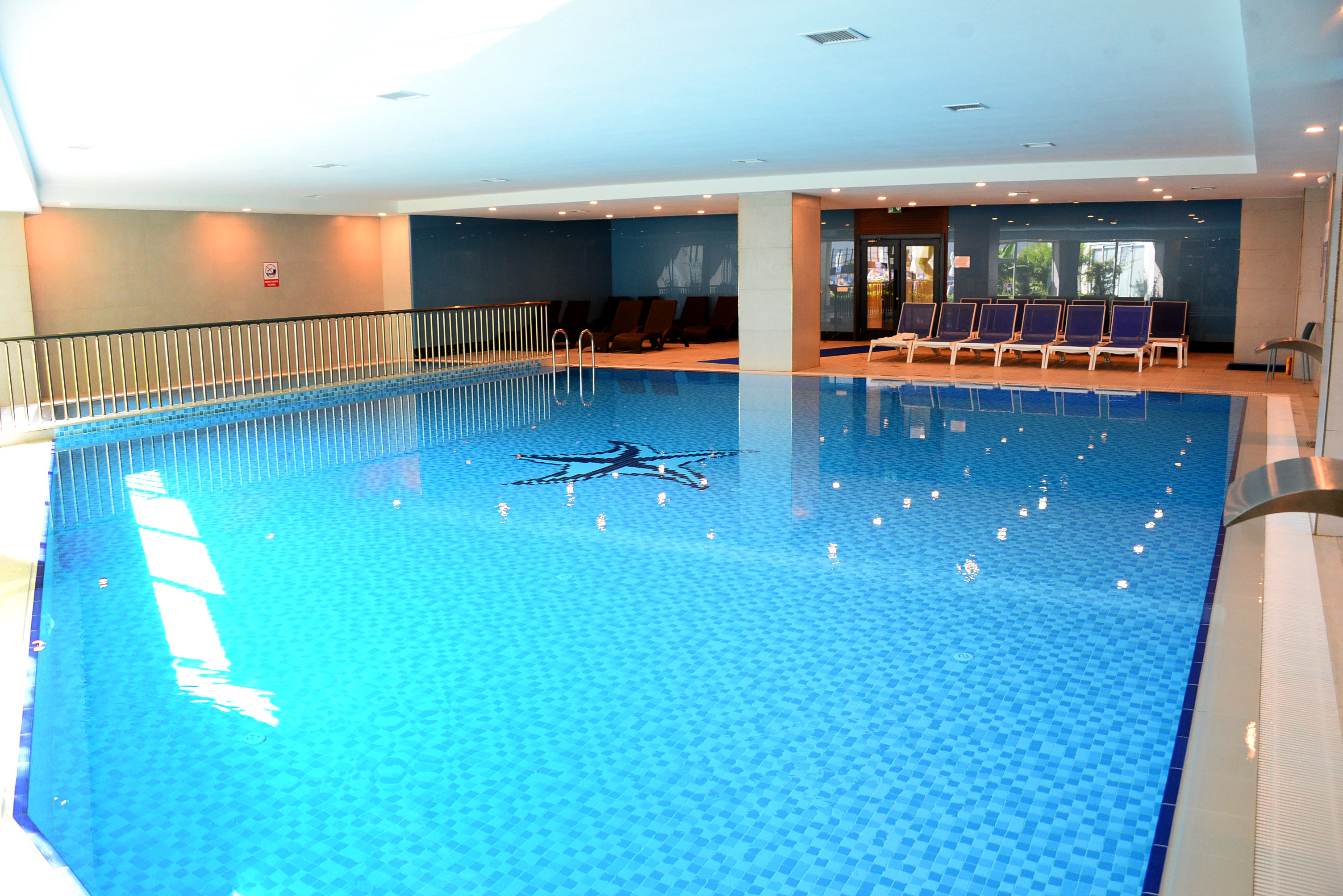 Piscină interioară