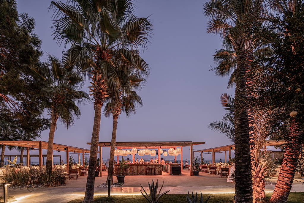 BEACH BAR