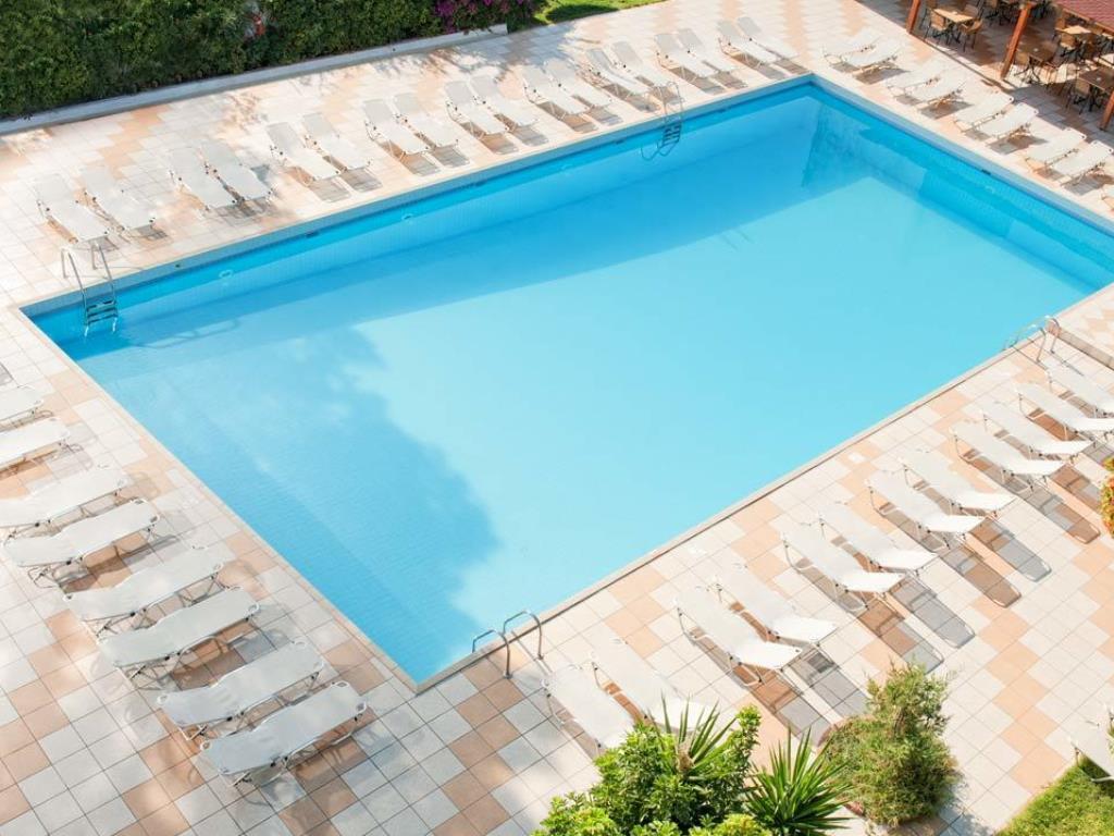 Piscina deschisă