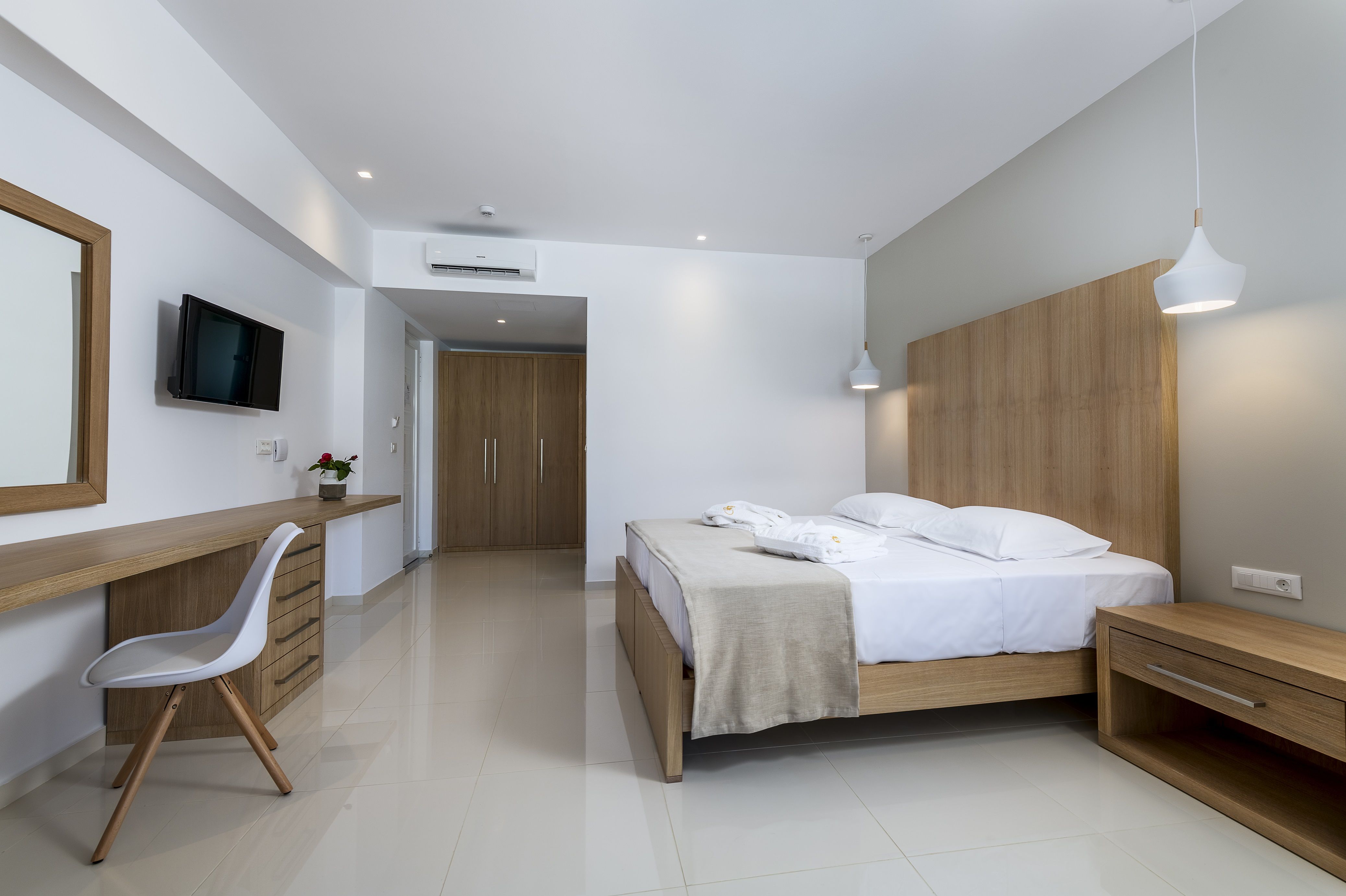 DELUXE DOUBLE ROOM