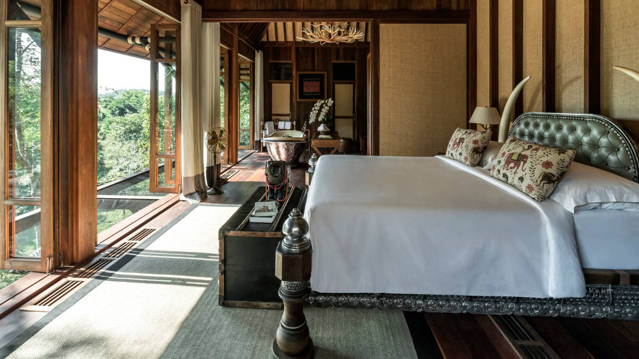 EXPLORERS LODGE