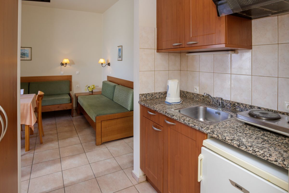  QUADRUPLE APARTMENT BALCONY  OR TERRACE