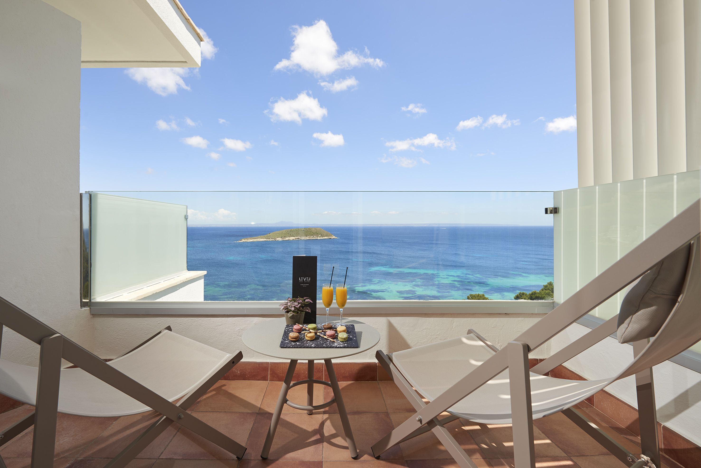 DOUBLE THE LEVEL PREMIUM SEA VIEW BALCONY OR TERRACE