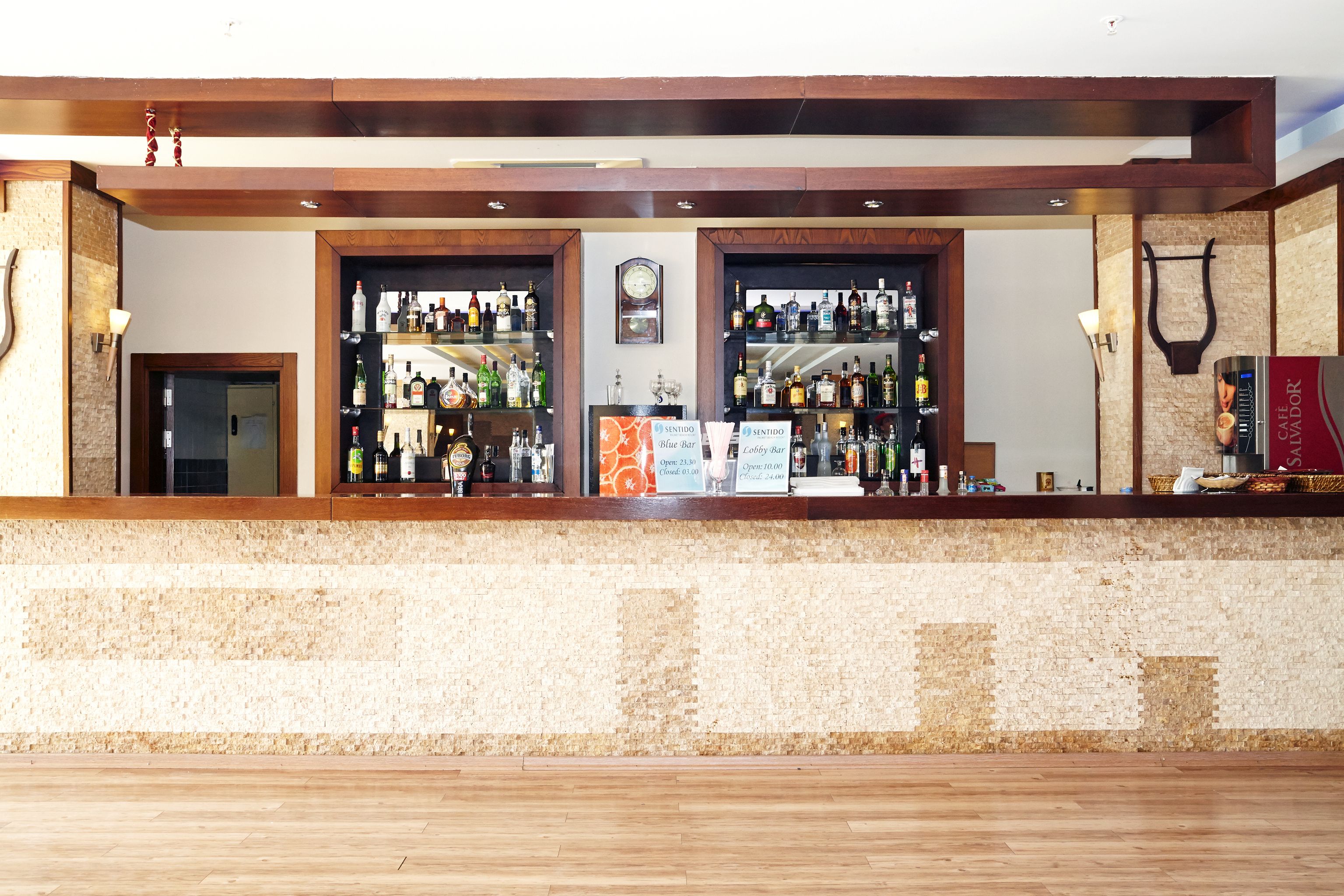 SNACK BAR