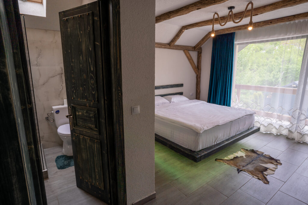 Cameră dublă cu vedere la munte (Ubbe)