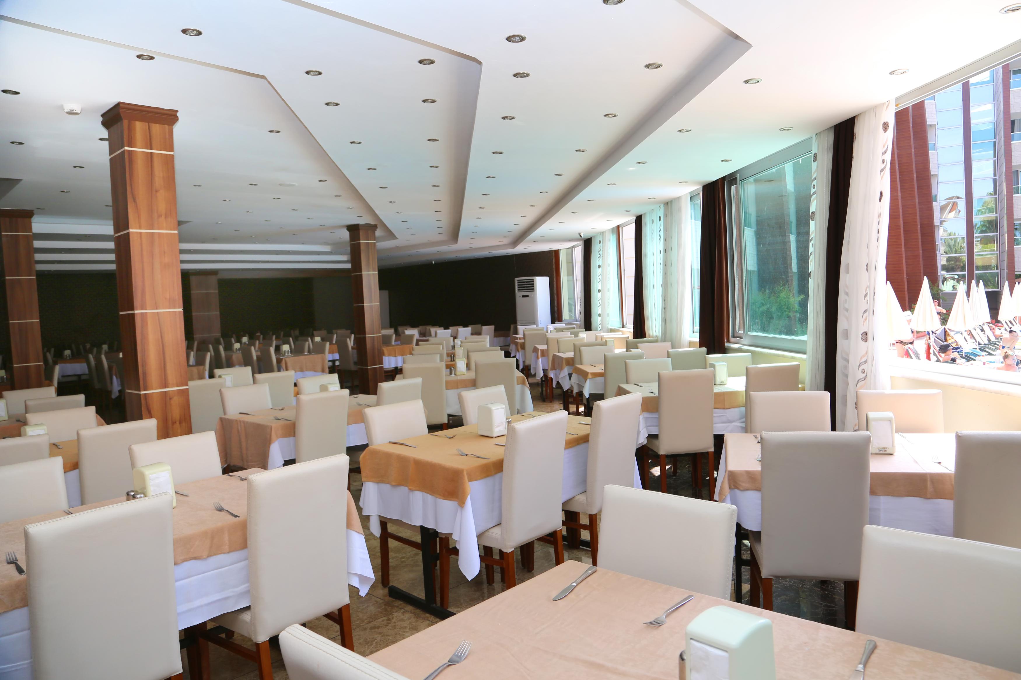 MAIN RESTAURANT