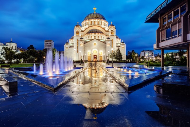 Catedrala-Sf-Sava-Belgrad.jpg