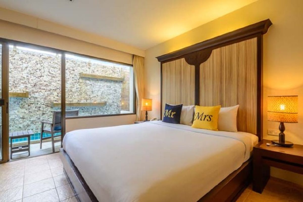 JUNIOR SUITE POOL ACCESS ROOM