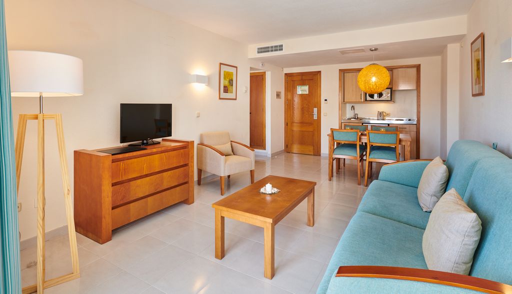 APARTMENT 1 BEDROOM BALCONY