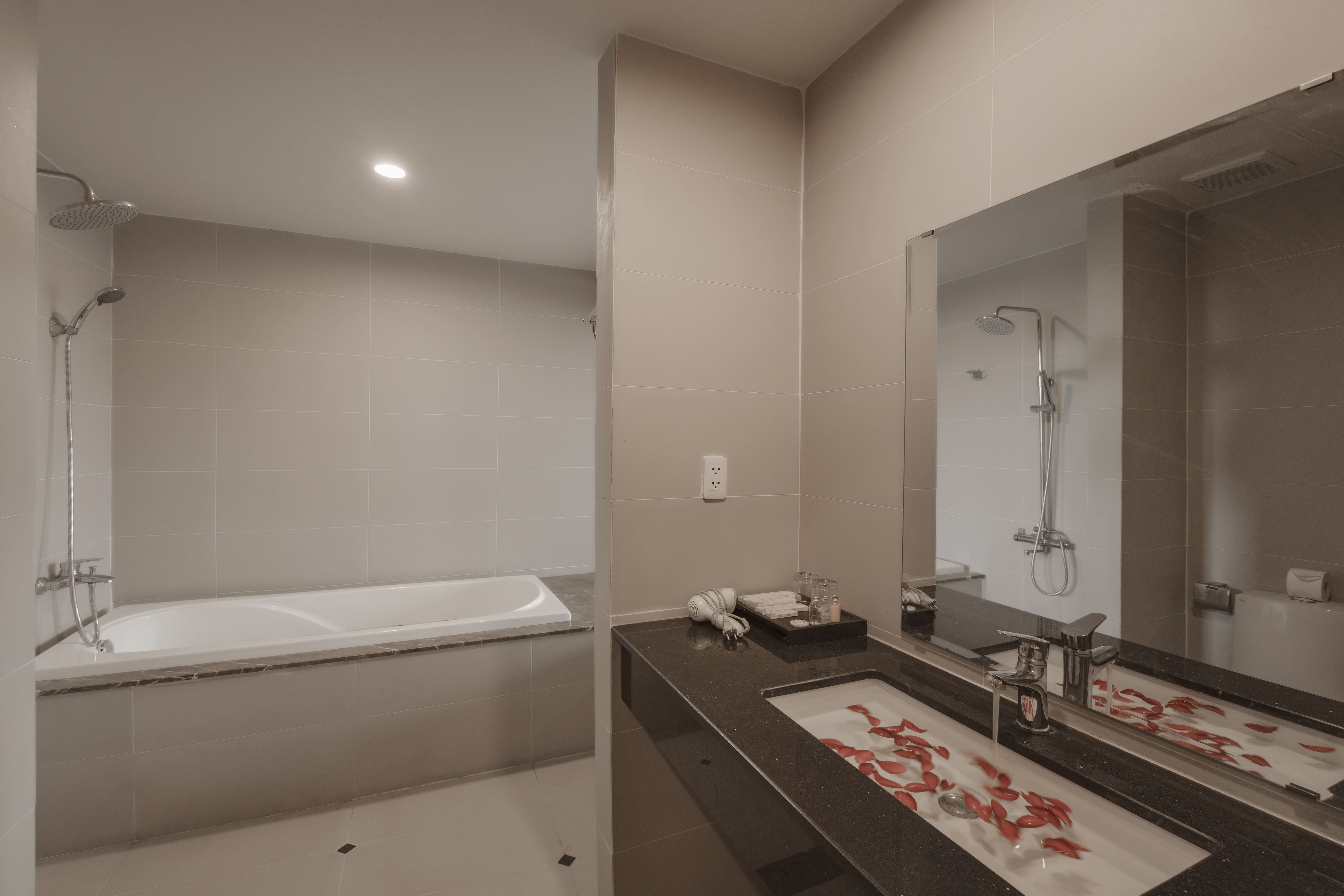 SUITE WITH BALCONY