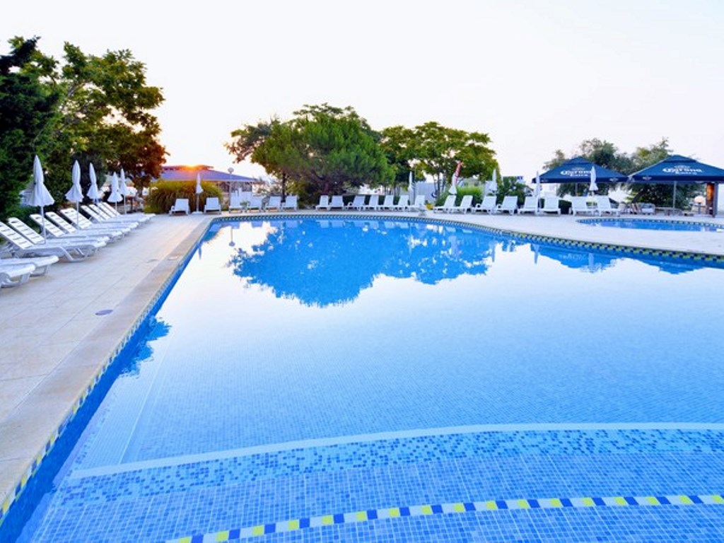 Piscina deschisă