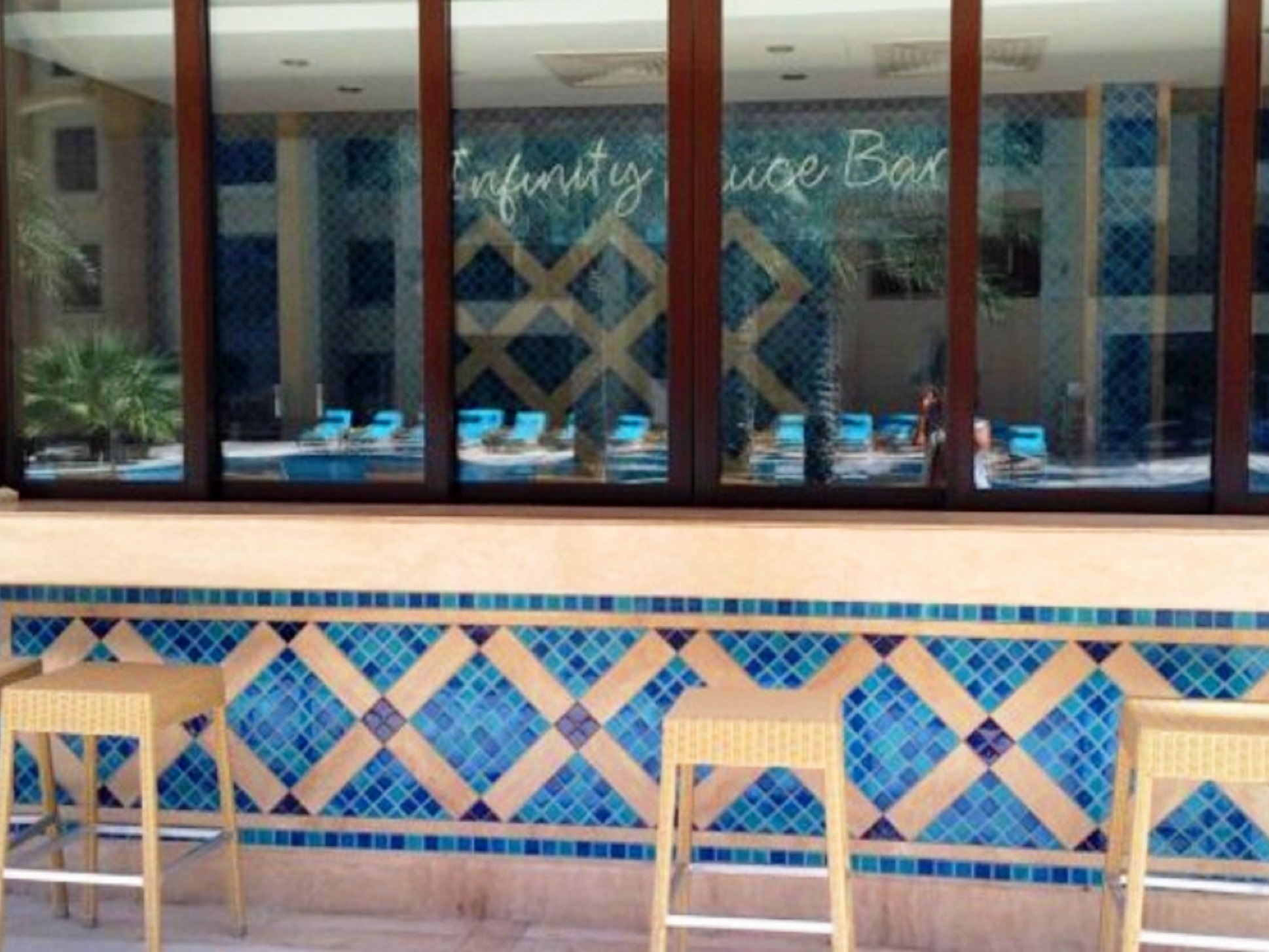POOL BAR