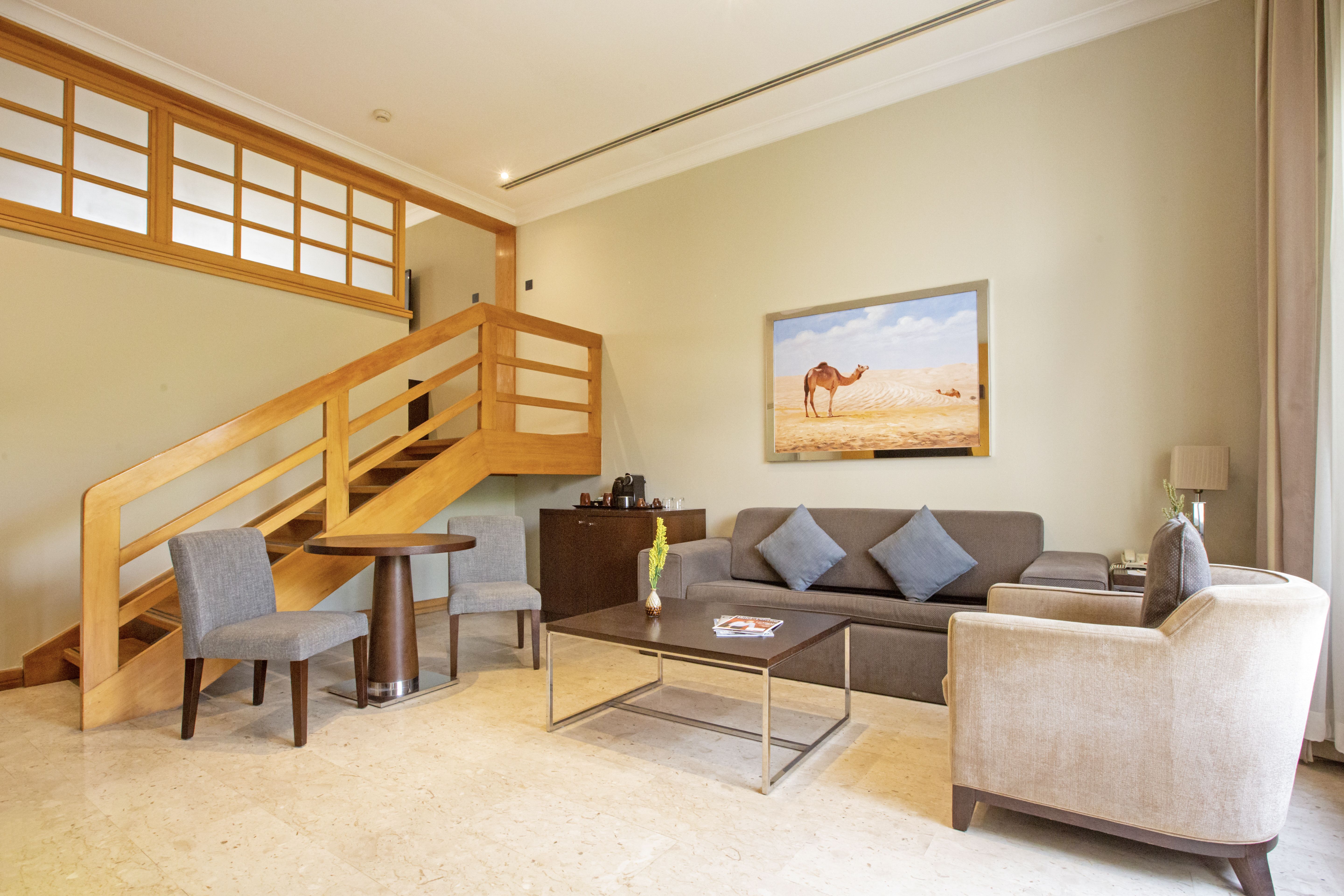 EXECUTIVE SUITE