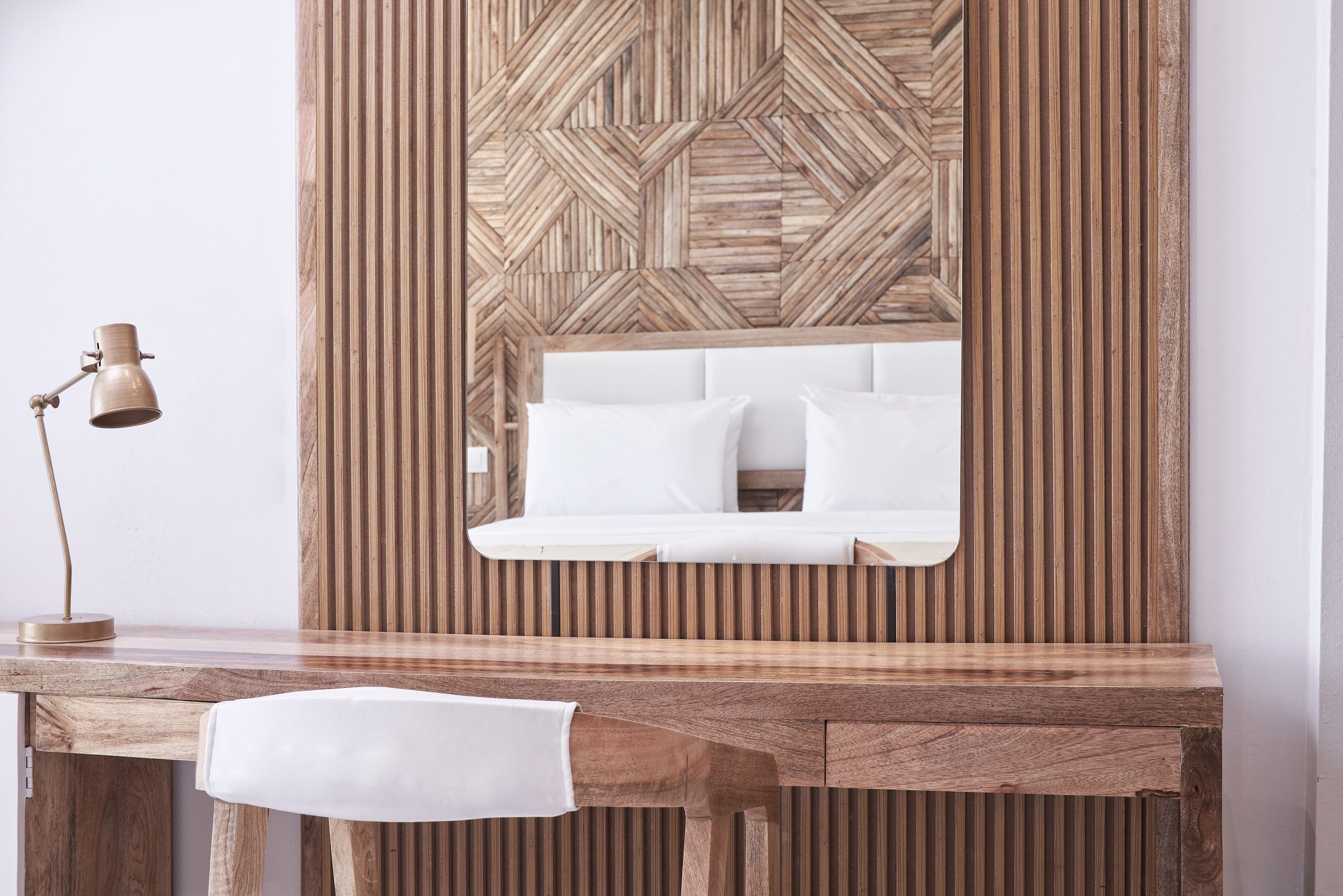  SUPERIOR DOUBLE WITH PLUNGE POOL