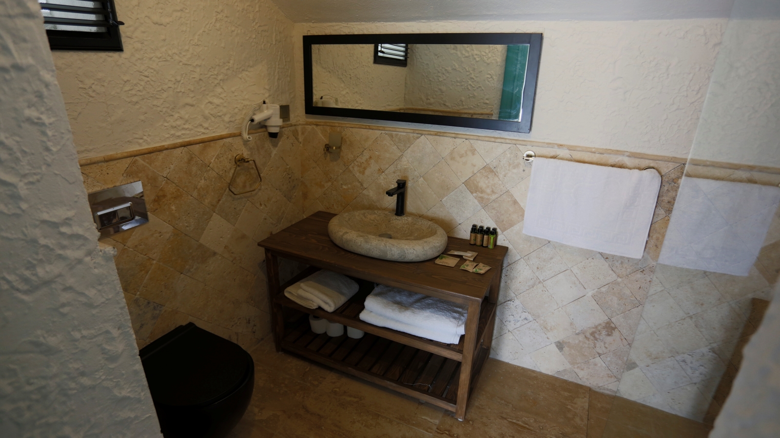 BUNGALOW  WİTH LAND VİEW