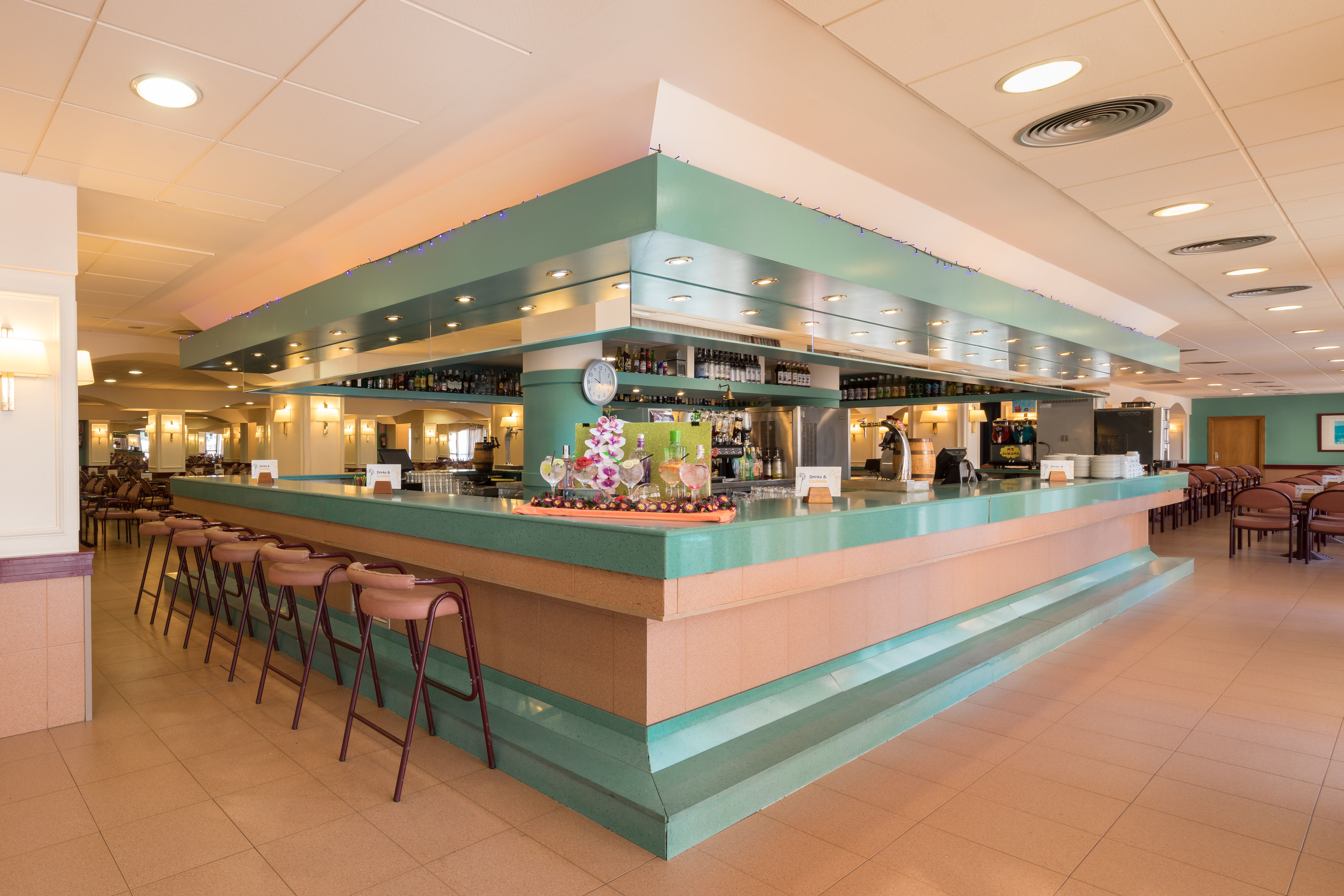 LOBBY BAR