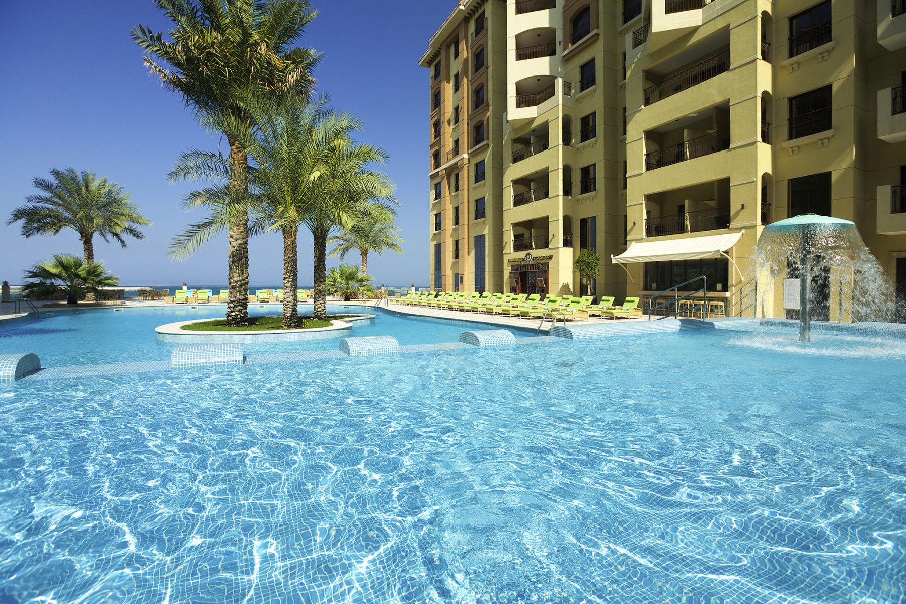 POOL BAR