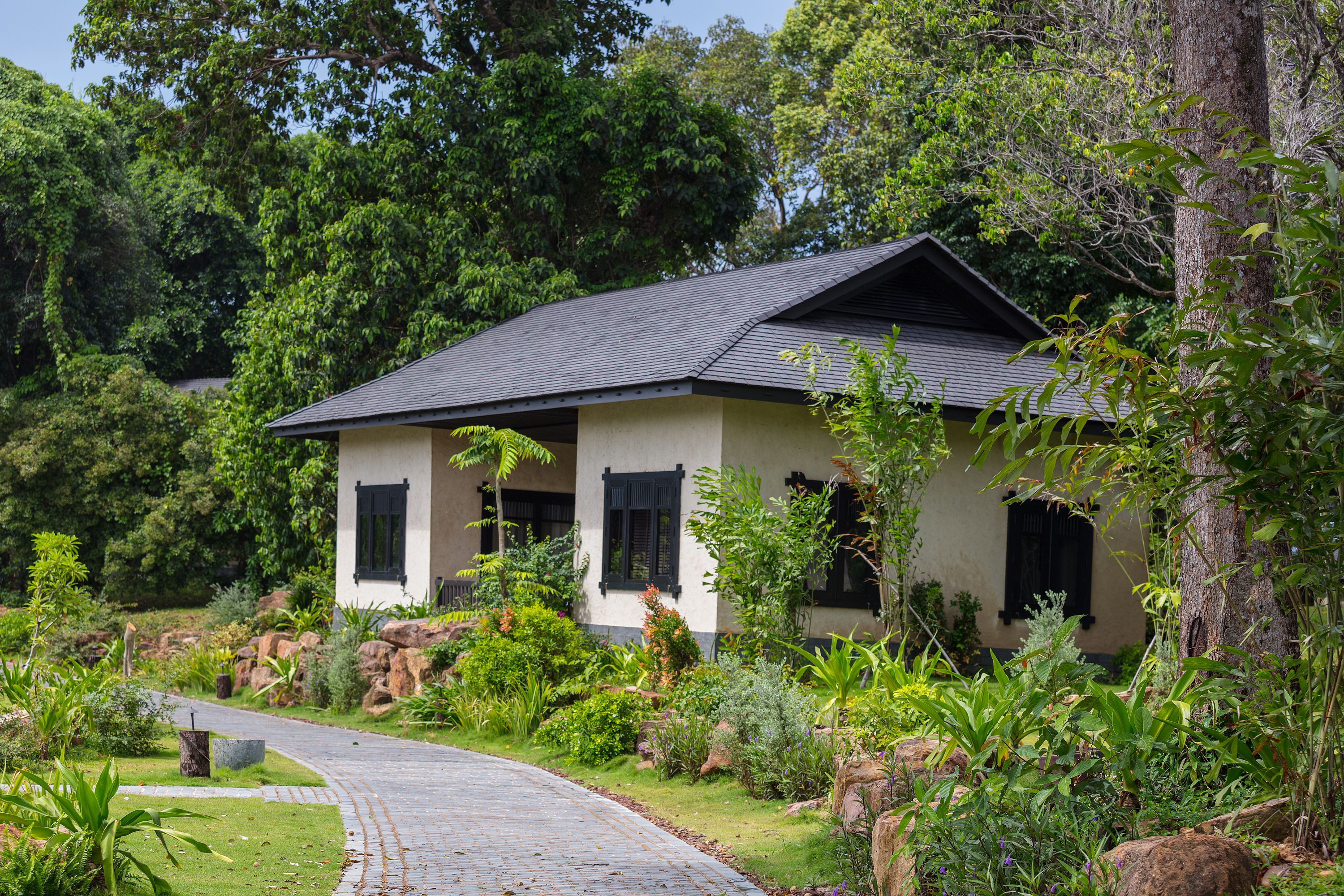 TROPICAL GARDEN VILLA 2 BEDROOMS