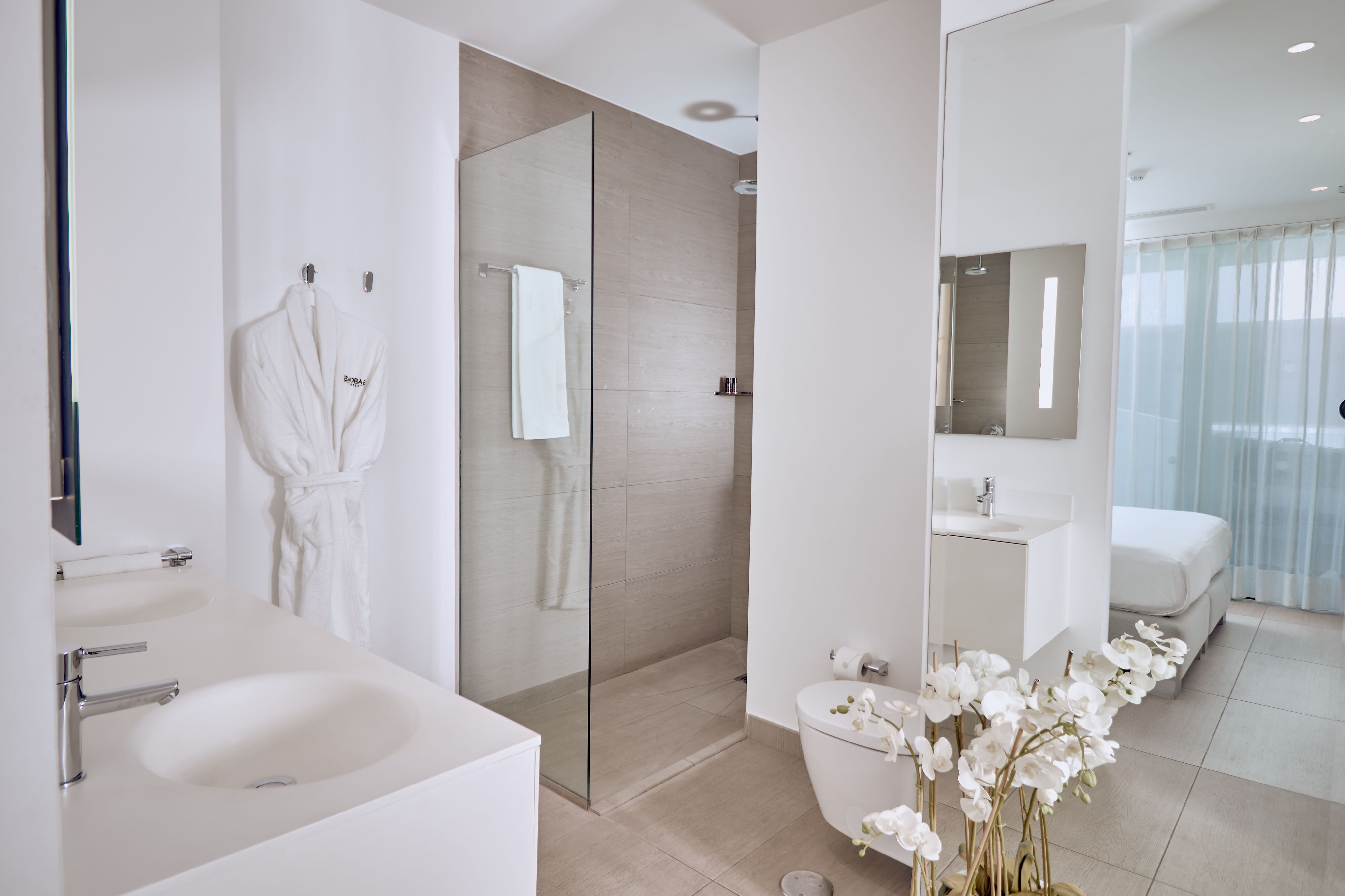 2 BEDROOM SUITE WITH MOUNTAIN VIEW (SERENITY PICO)