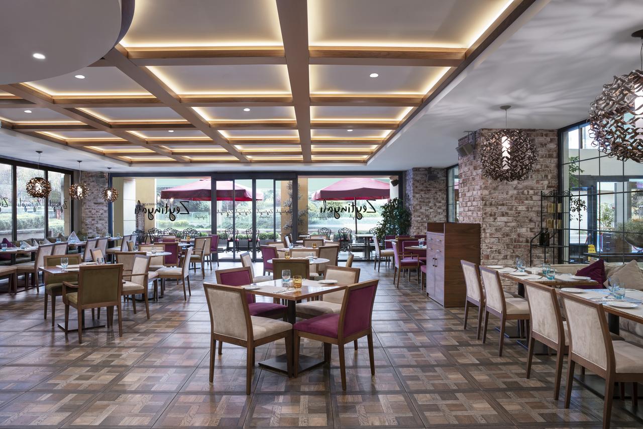 Main Restaurant 