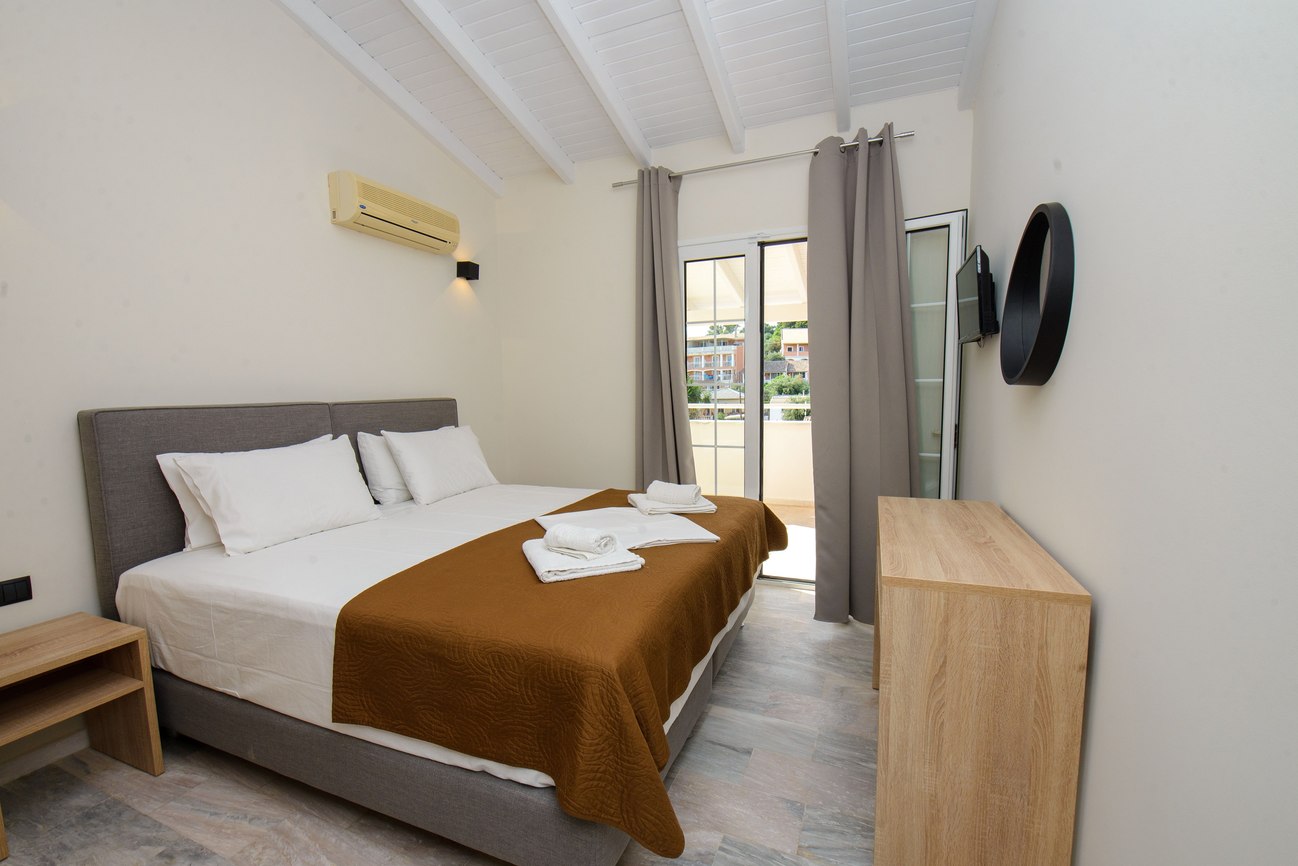 TWO BEDROOM APARTMENT 5 PAX