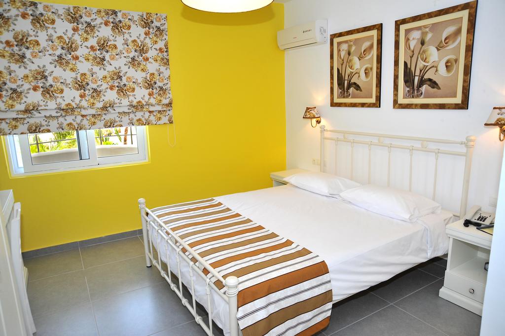 ONE BEDROOM SUITE SEA VIEW 