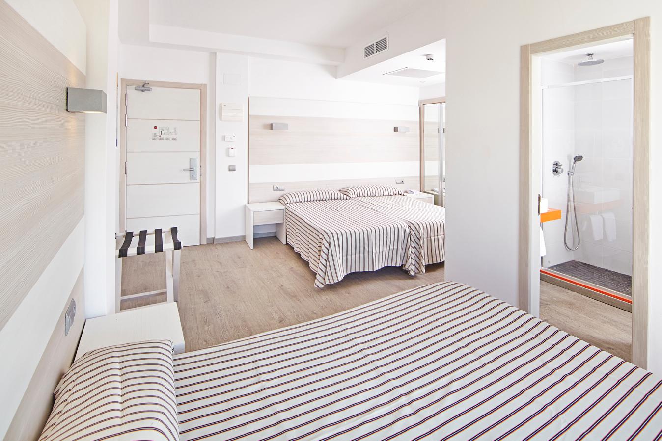 4B - QUADRUPLE ROOM