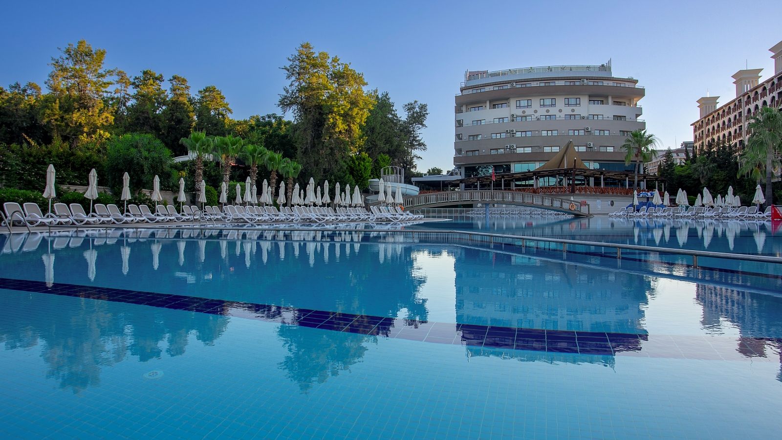 Piscina deschisă