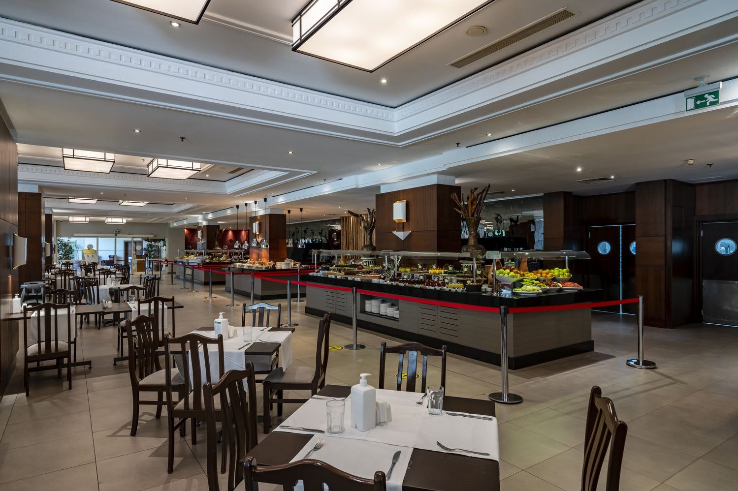 MAIN RESTAURANT