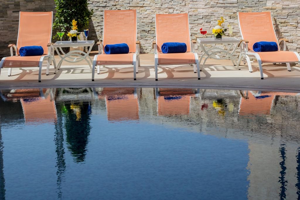 Piscina exterioara/interioara