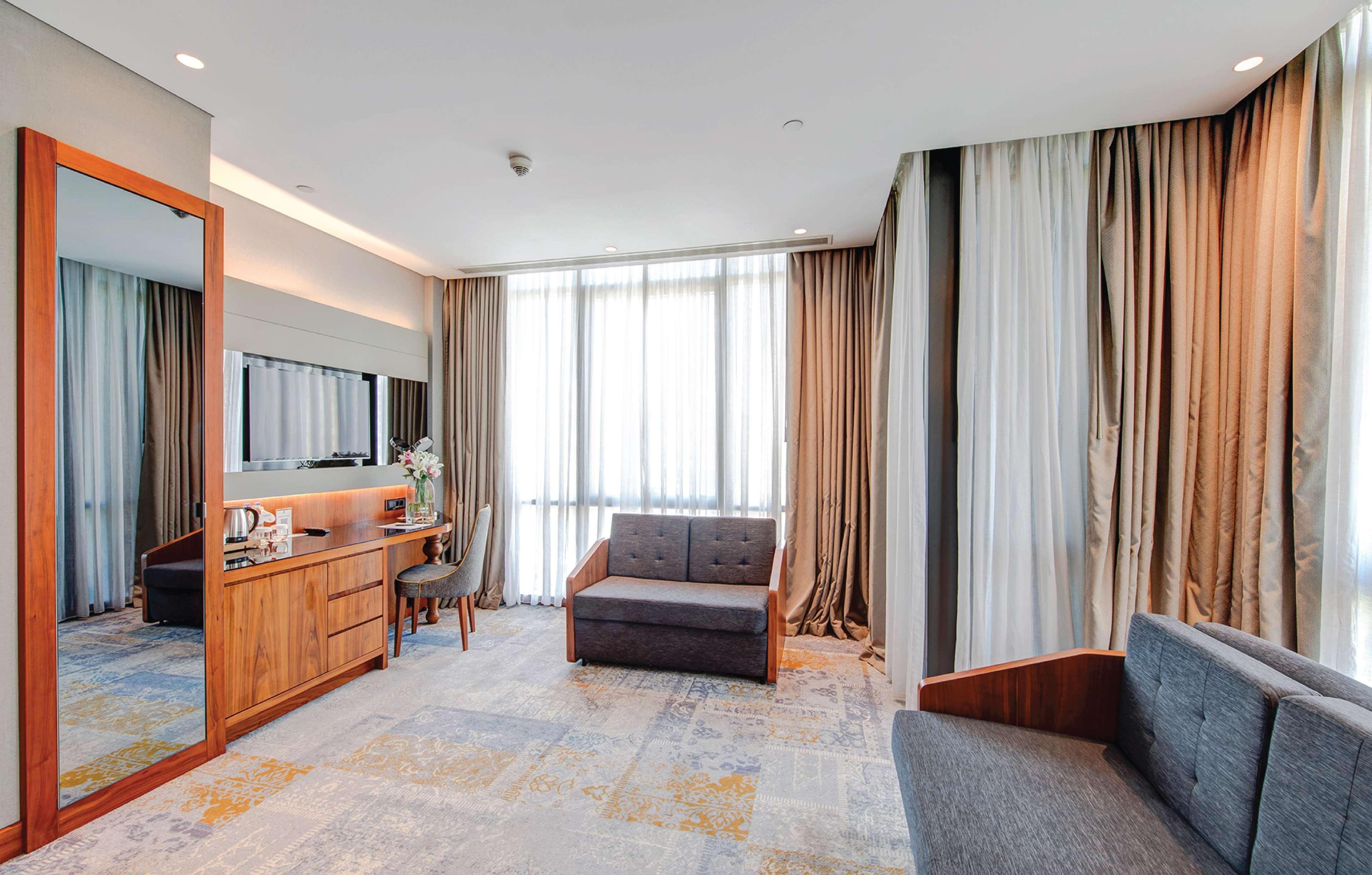 SUITE KING BED ONE BEDROOM 