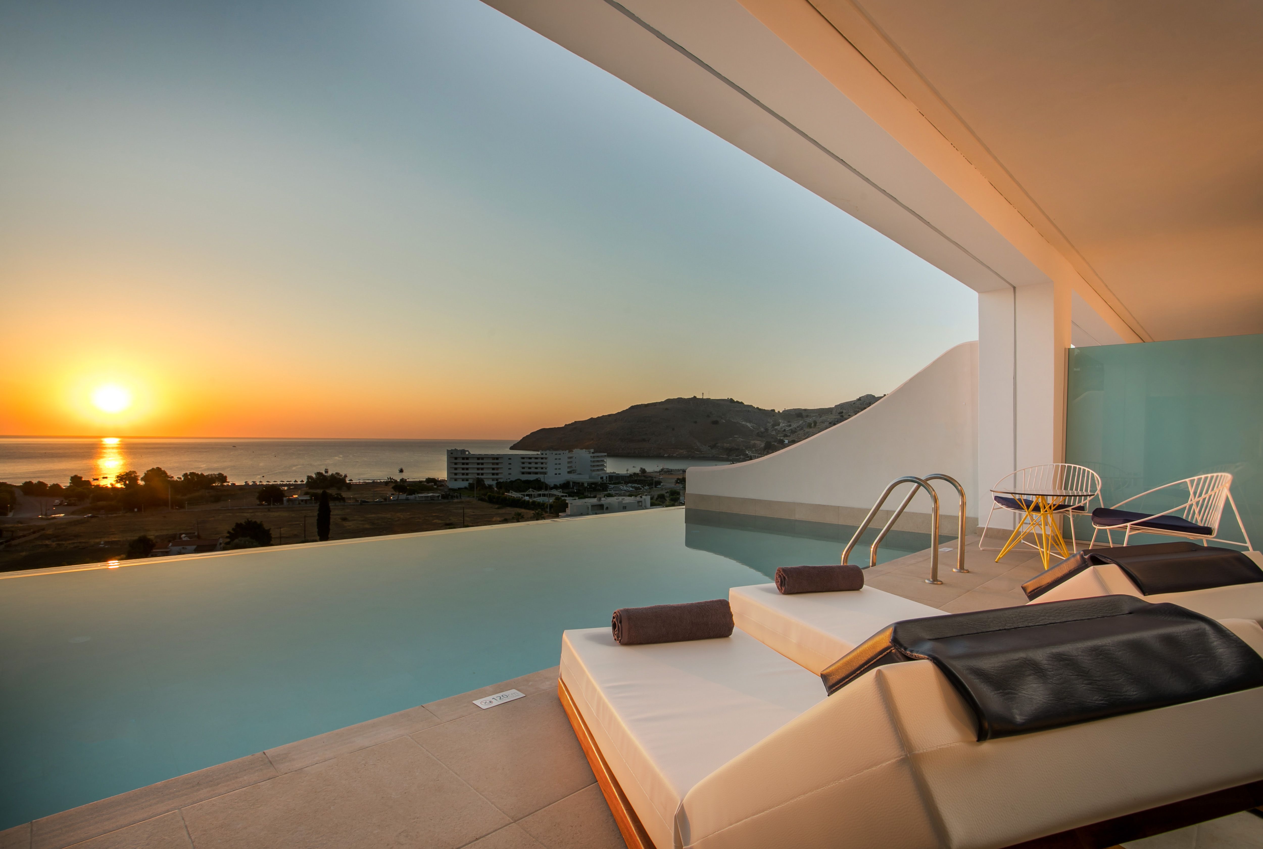 Executive Suite Sea View with Private Pool