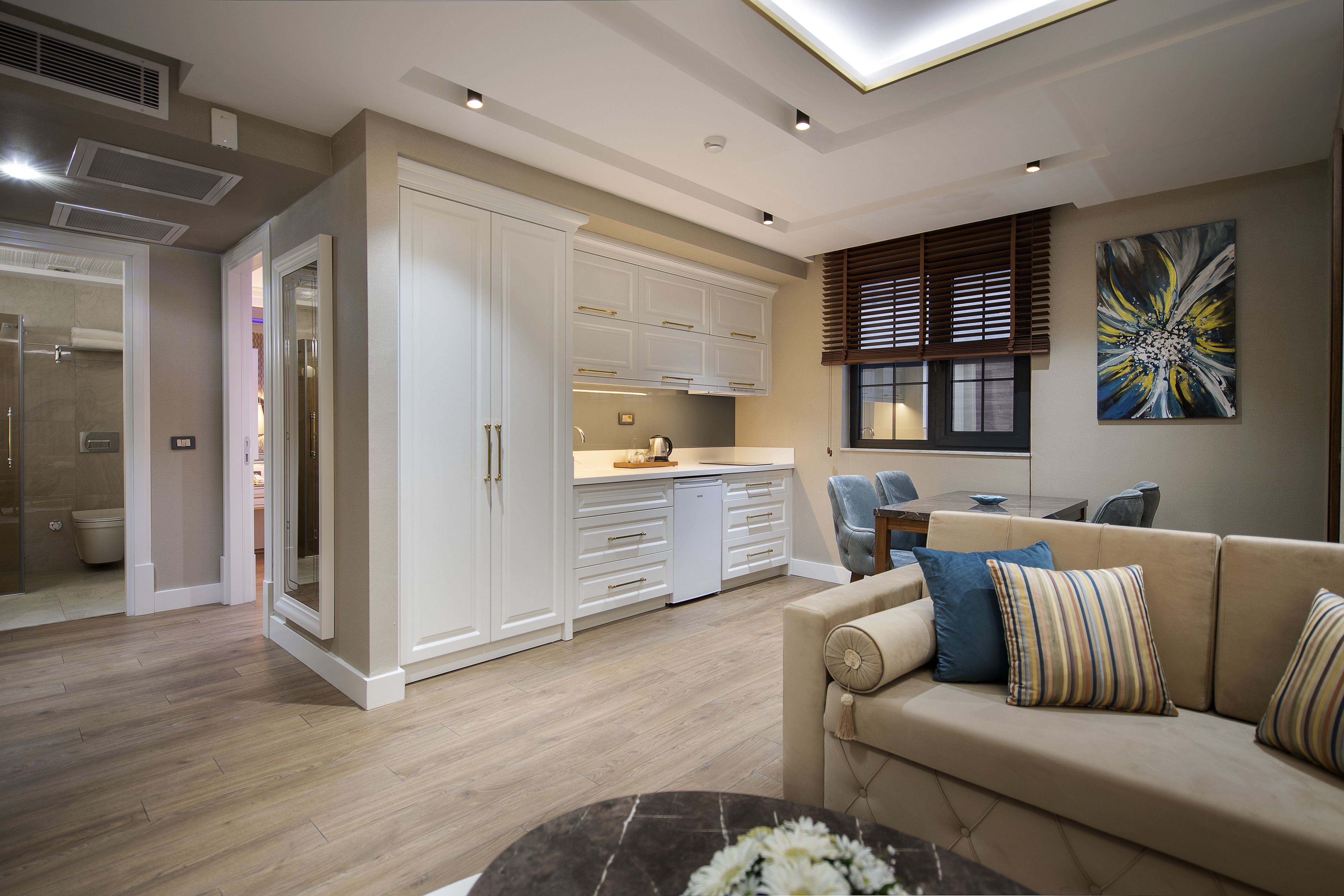 SUPERIOR SUITE 