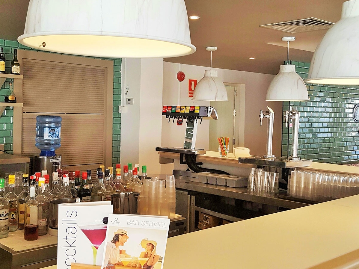 SNACK BAR