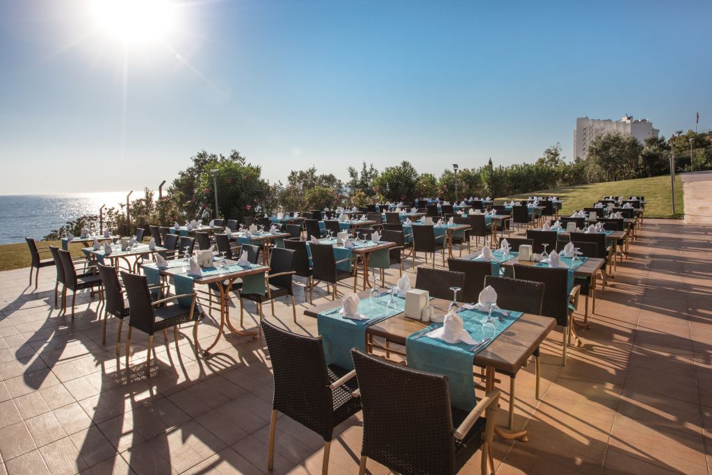MAIN RESTAURANT