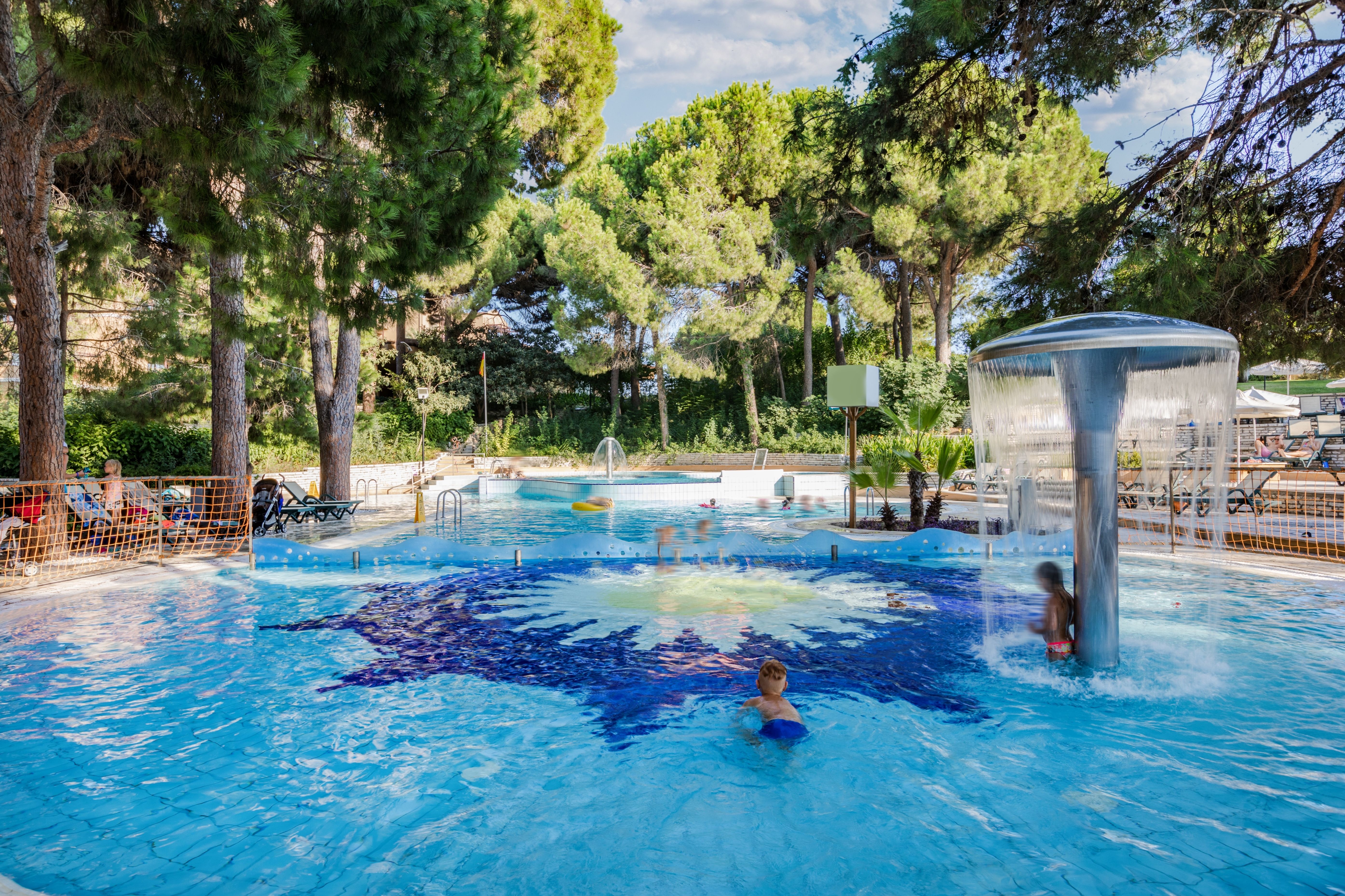 Piscina exterioara pentru copii