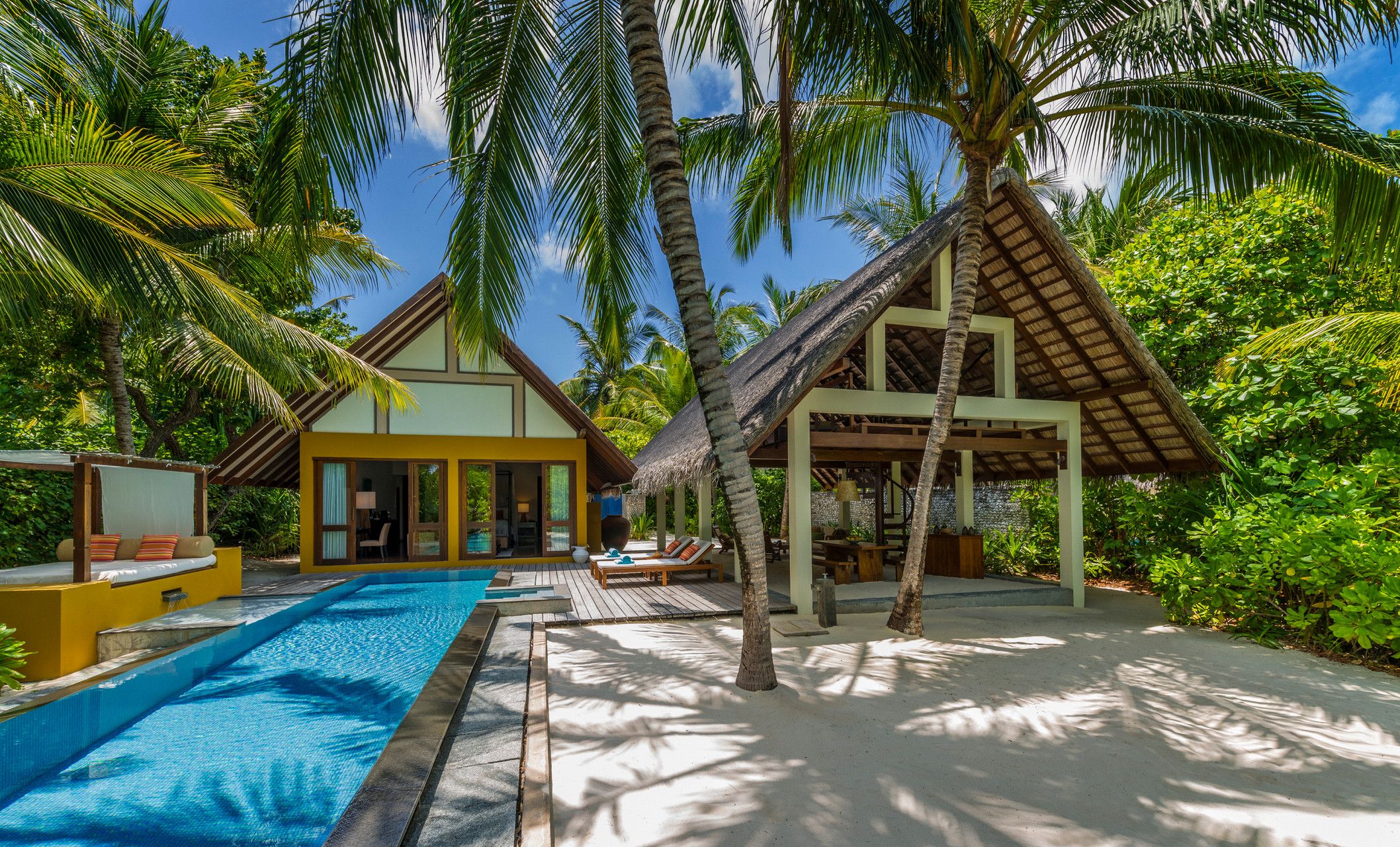 BEACH VILLA WITH POOL