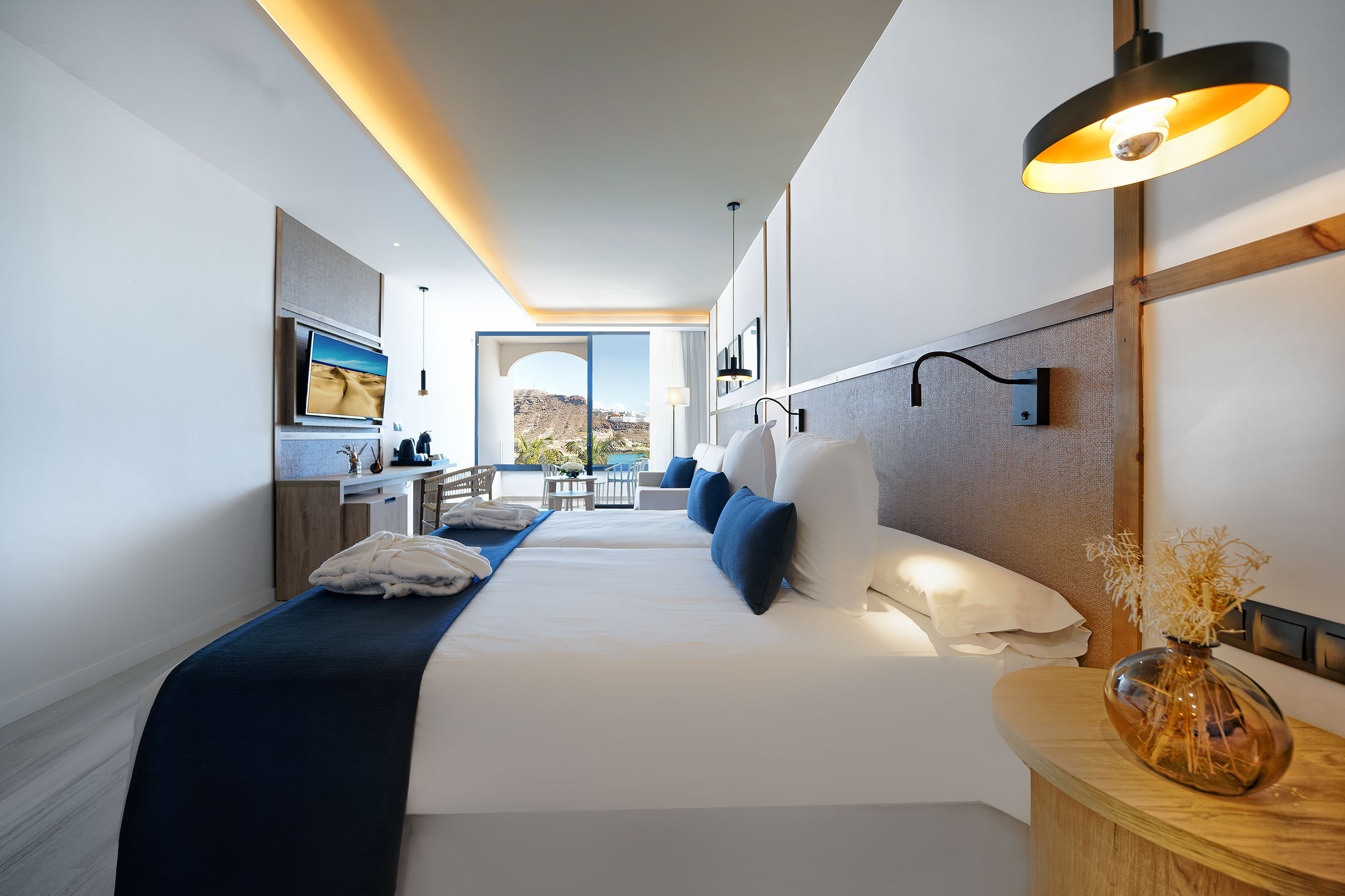 DOUBLE STANDARD ROOM (BALCONY OR TERRACE)