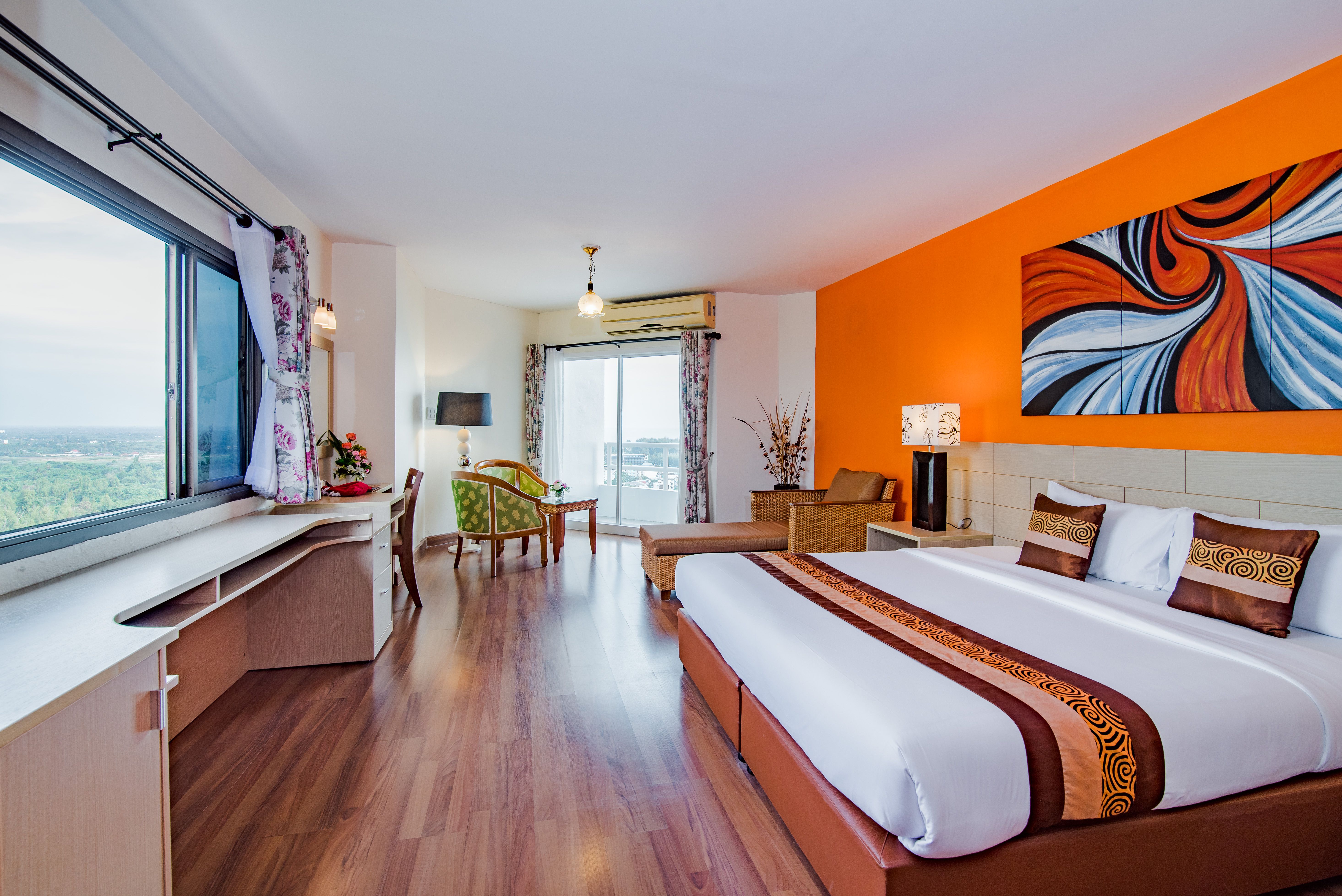 Golden Premier Two View Suite
