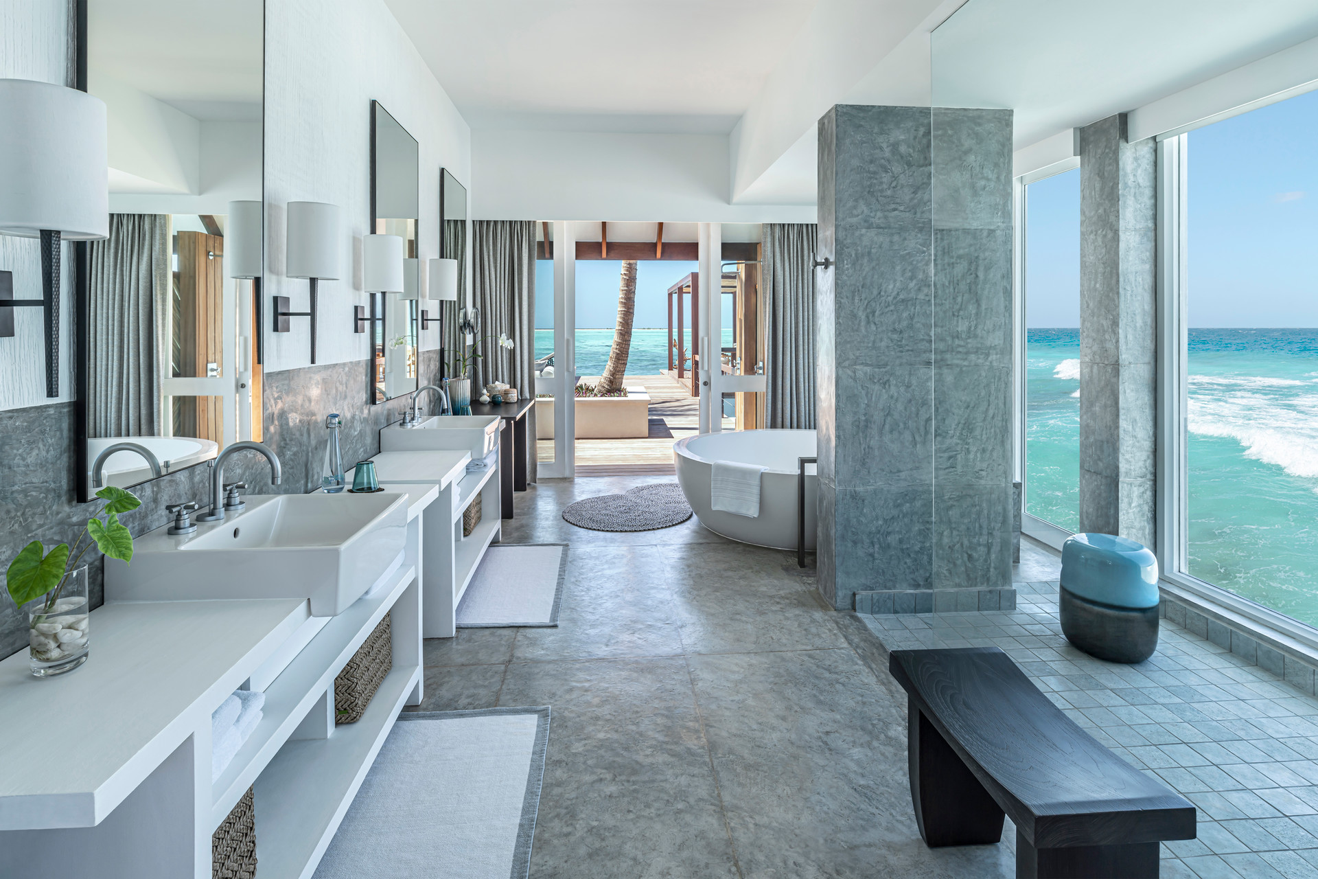 THREE-BEDROOM WATER SUITE