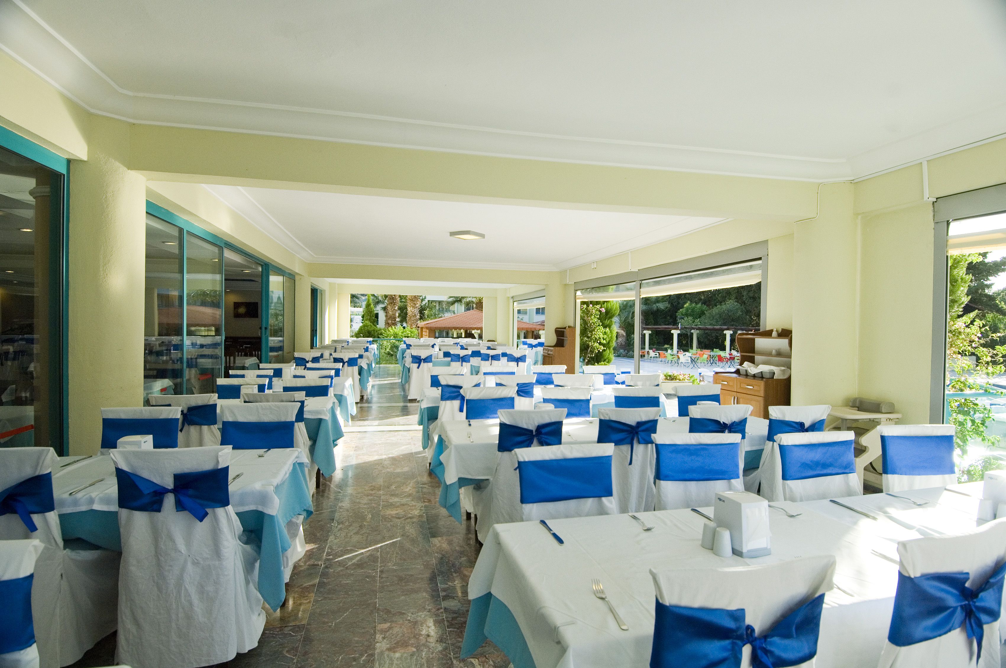 MAIN RESTAURANT