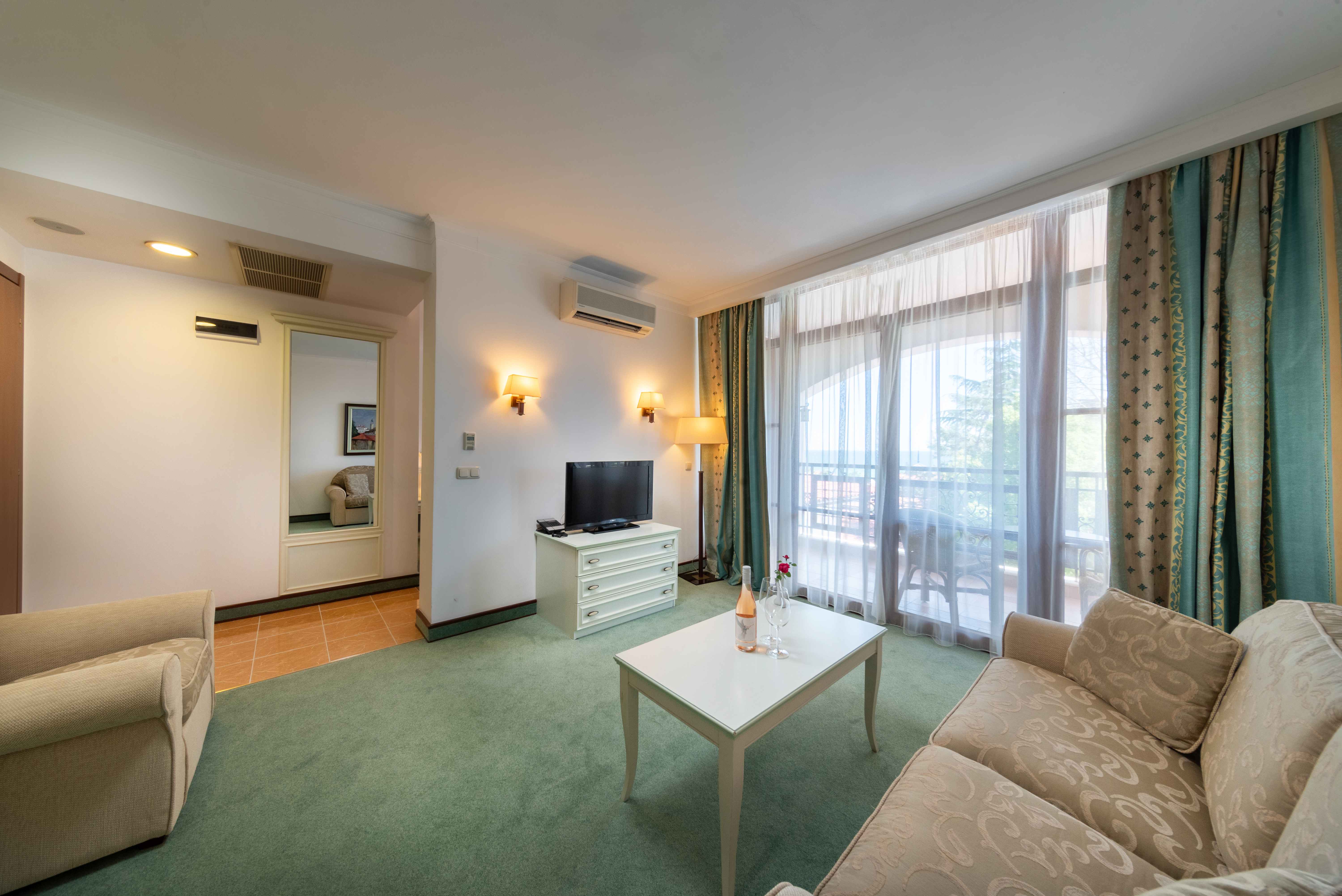 Standard Suite (Balcony) 