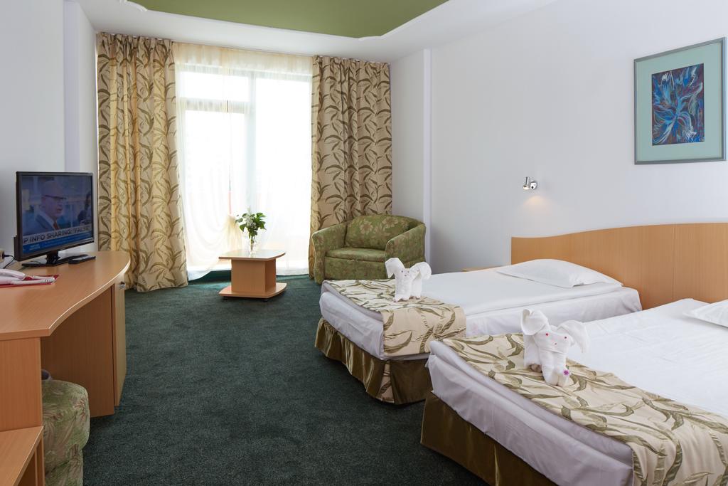Twin Standard Room (Balcony)