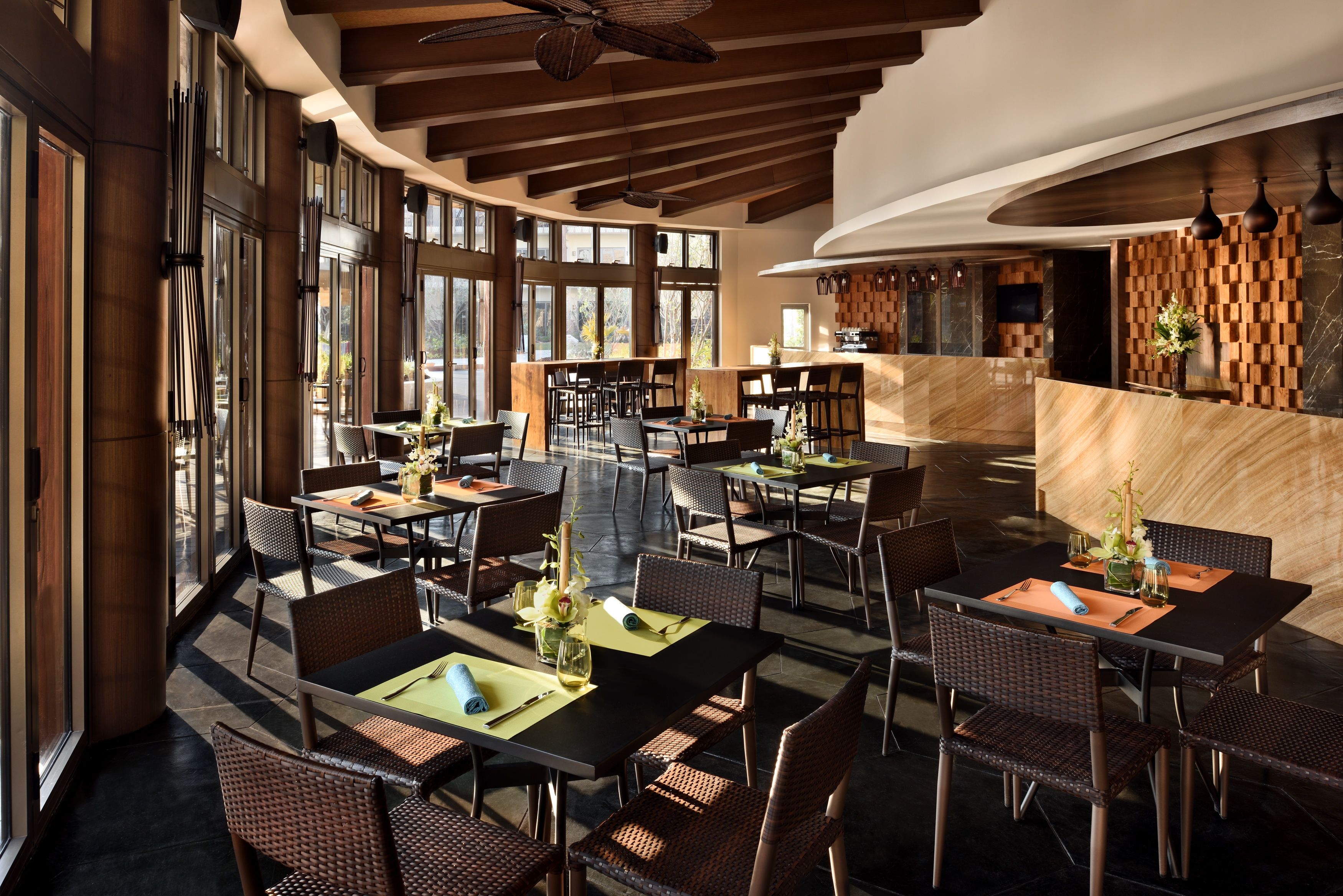 Ari Pool Restaurant and Bar