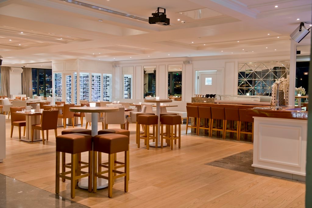 THE CLUB RESTAURANT