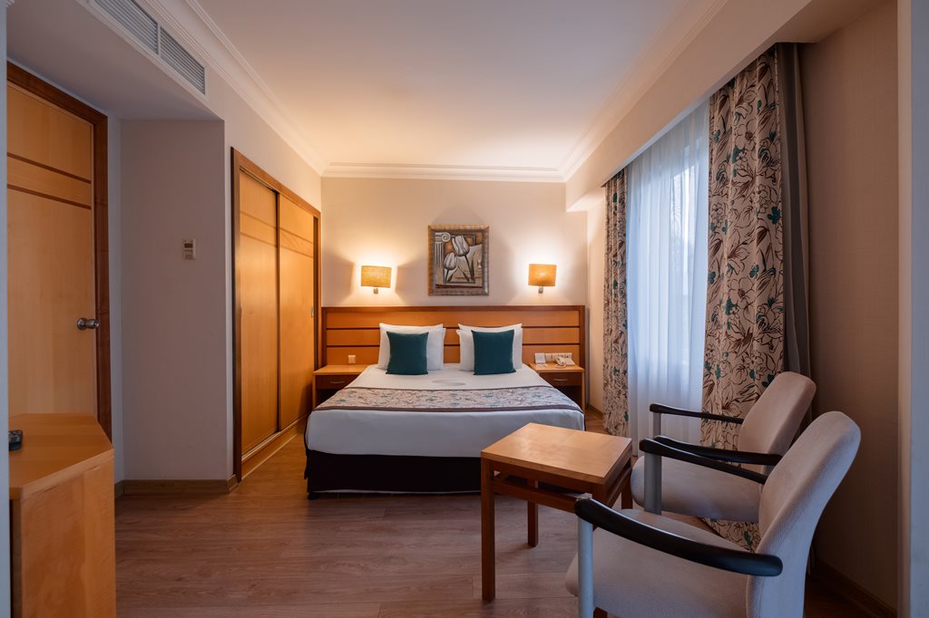 FAMILY 2 BEDROOMS 