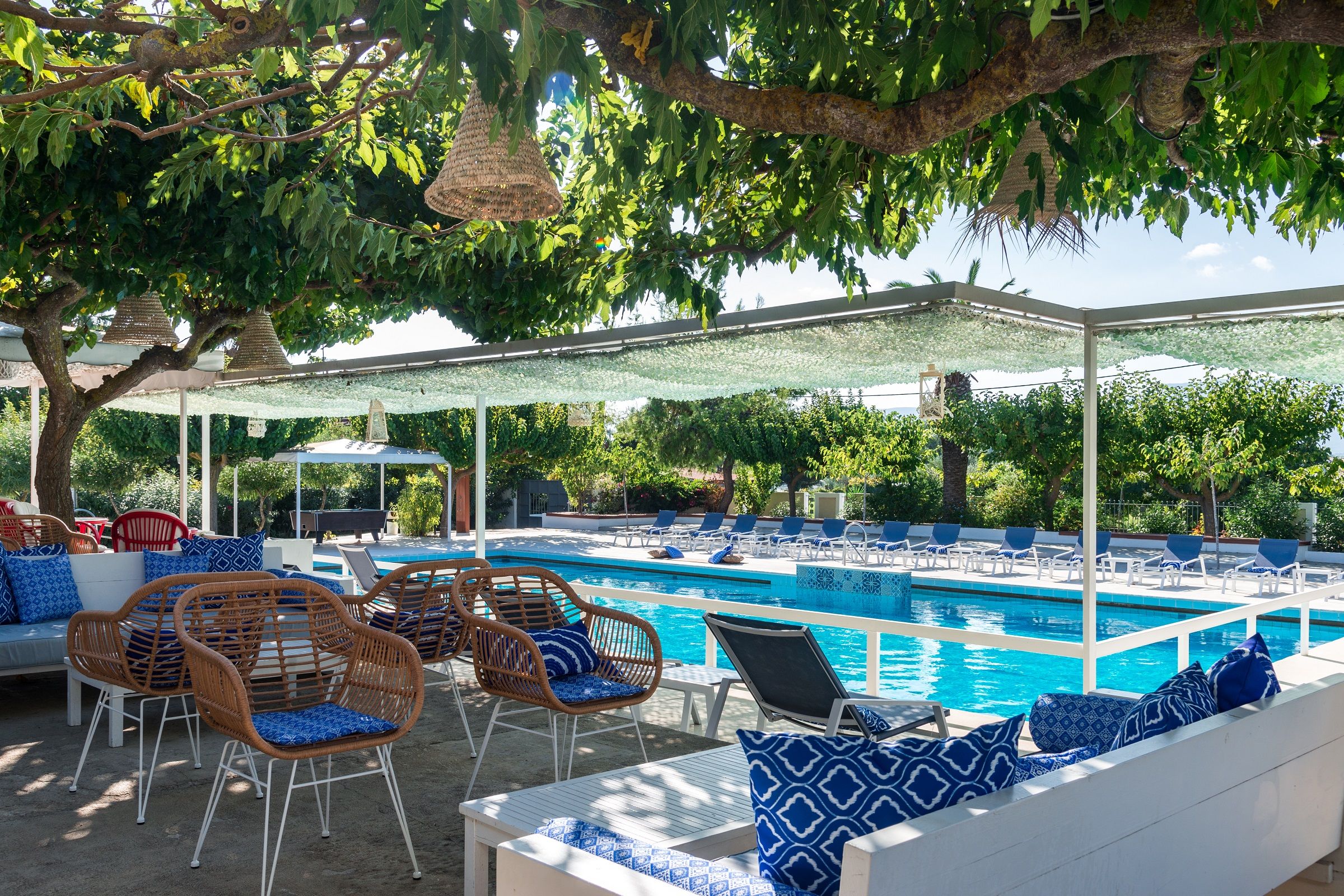 POOL BAR