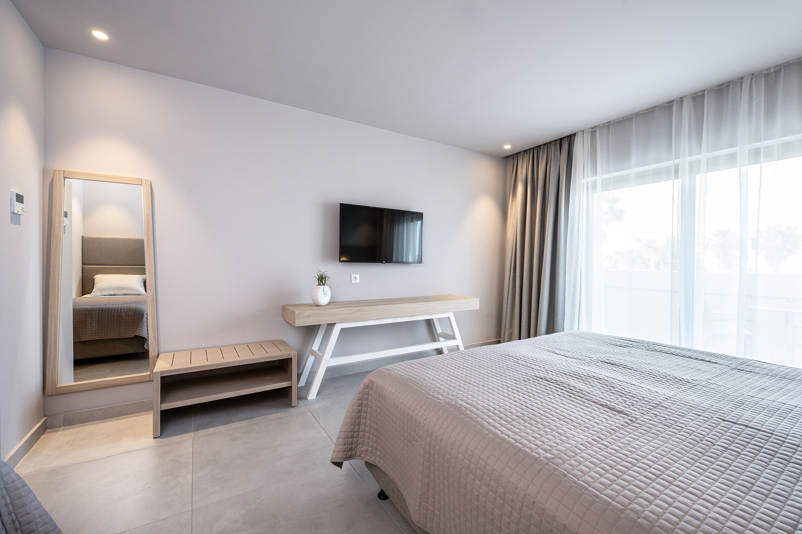 SingleUse LandView Balcony or Terrace 